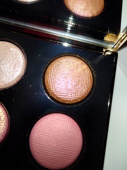 リュクス アイシャドウ クォード グロウ ウィズ ラブ コレクション/BOBBI BROWN/アイシャドウパレットを使ったクチコミ(4枚目)