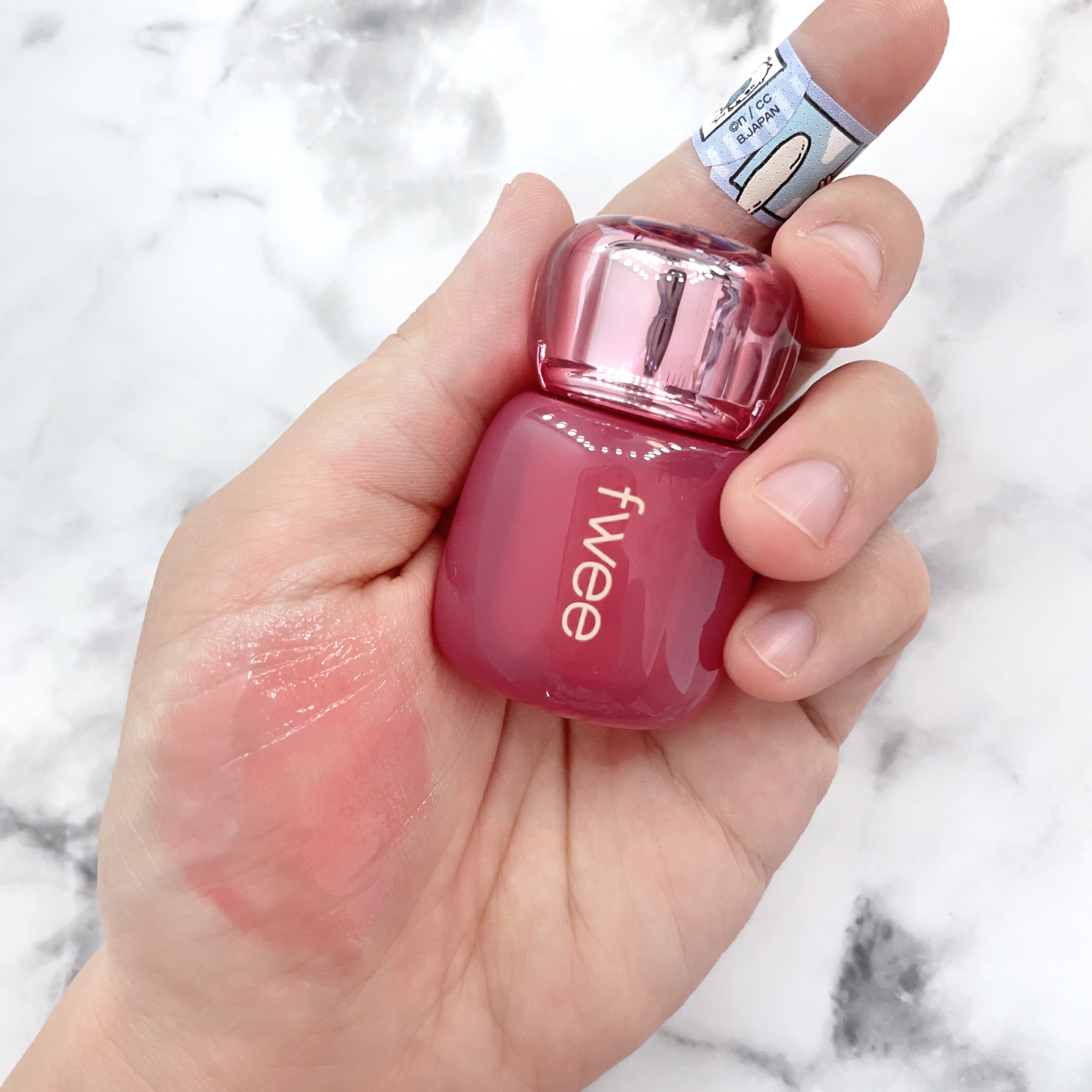 フィー 3Dボリューミングティント 02 バニラデュー/fwee/リップティントを使ったクチコミ（3枚目）