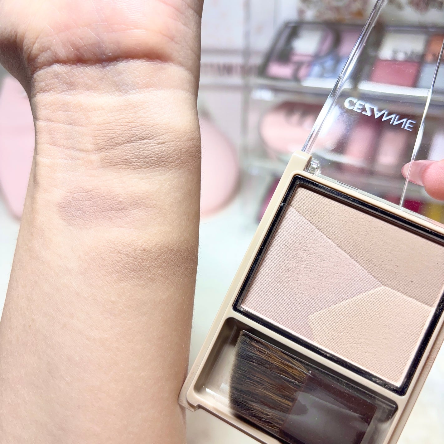 ブレンドカラーシェーディング/CEZANNE/シェーディングを使ったクチコミ(3枚目)