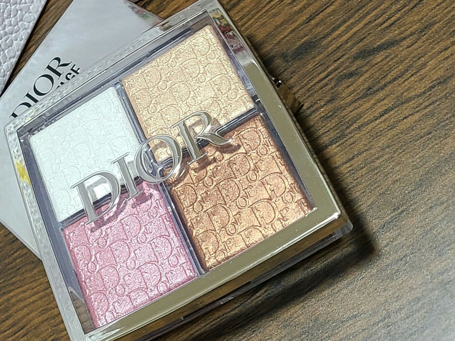 ディオール バックステージ フェイス グロウ パレット/Dior/ハイライトを使ったクチコミ（3枚目）