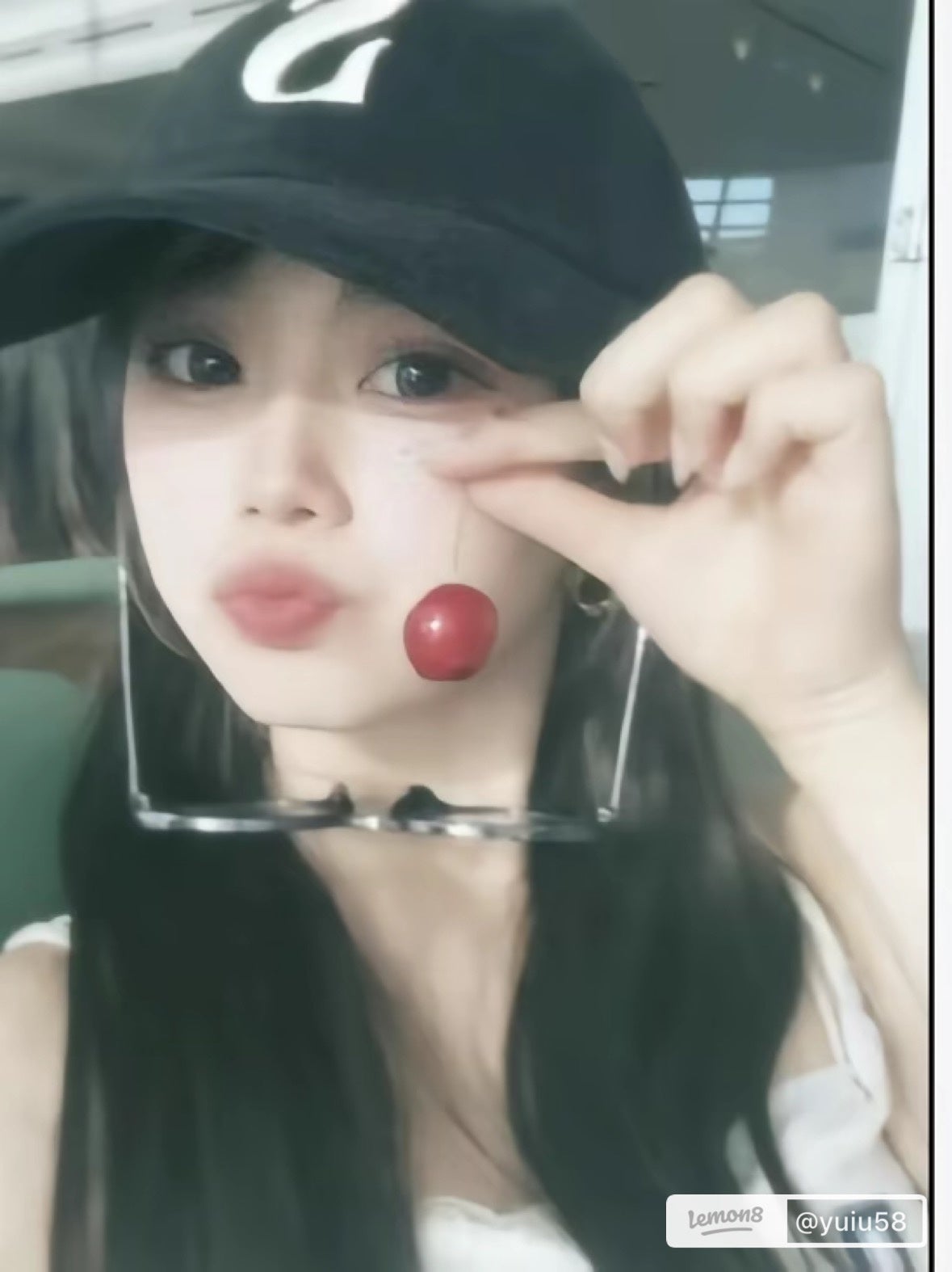 はに on LIPS 「&𝕙𝕠𝕟𝕖𝕪のマトメイクスティック(?)が欲しいんですよ!だけ..」(1枚目)