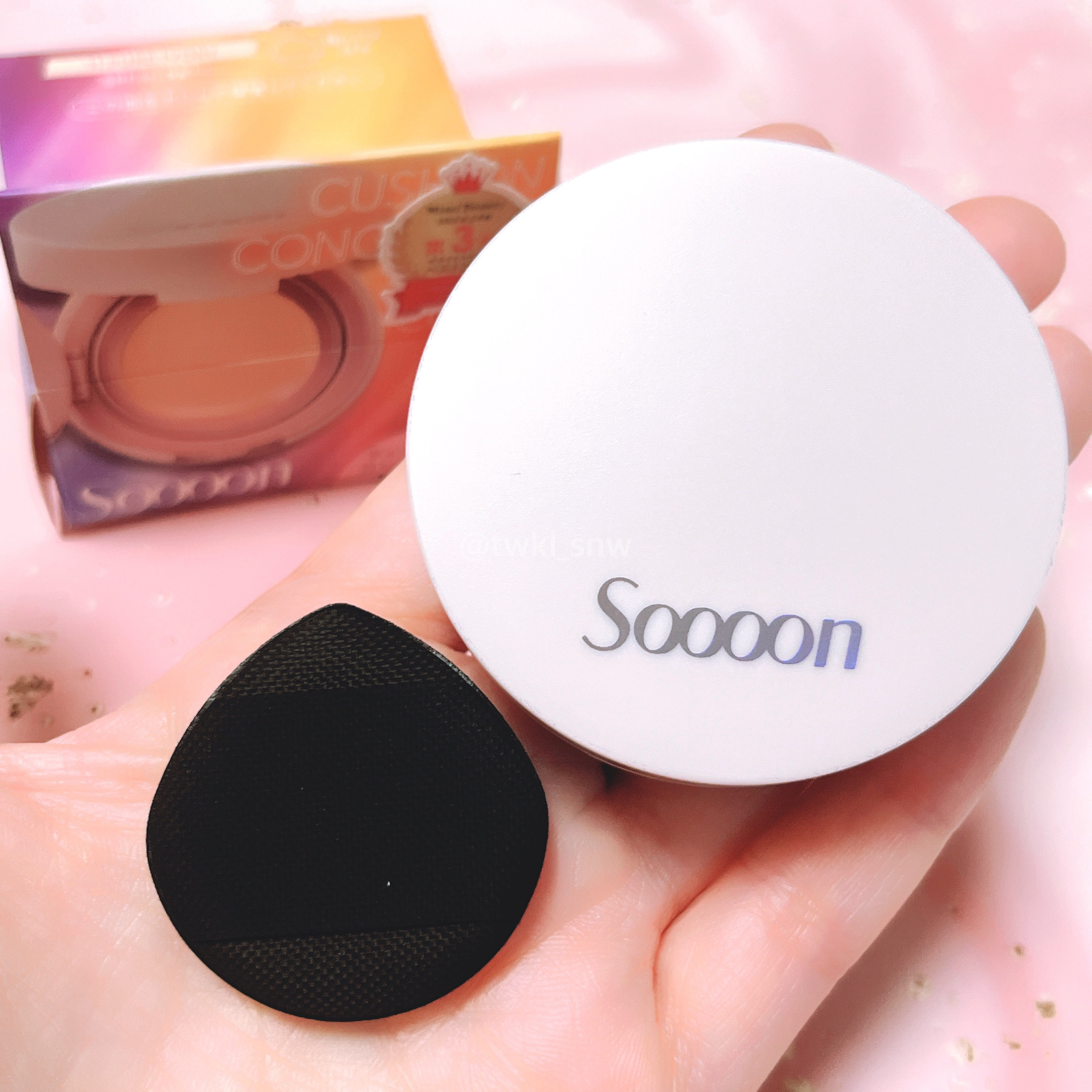 スーン　クッションコンシーラー　/エリザベス/クッションファンデーションを使ったクチコミ（2枚目）