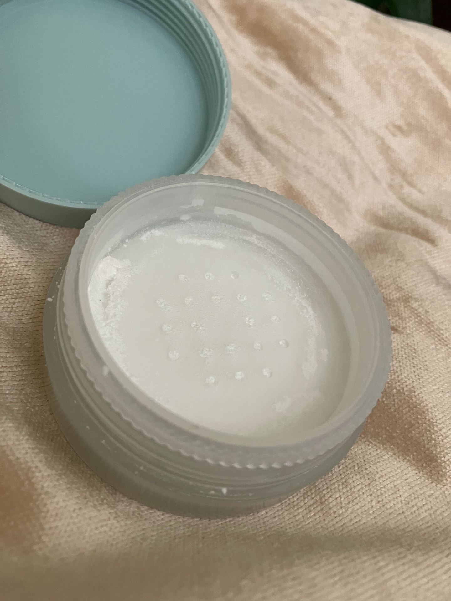 ノーセバム　ミネラルパウダー　N/innisfree/ルースパウダーを使ったクチコミ（3枚目）