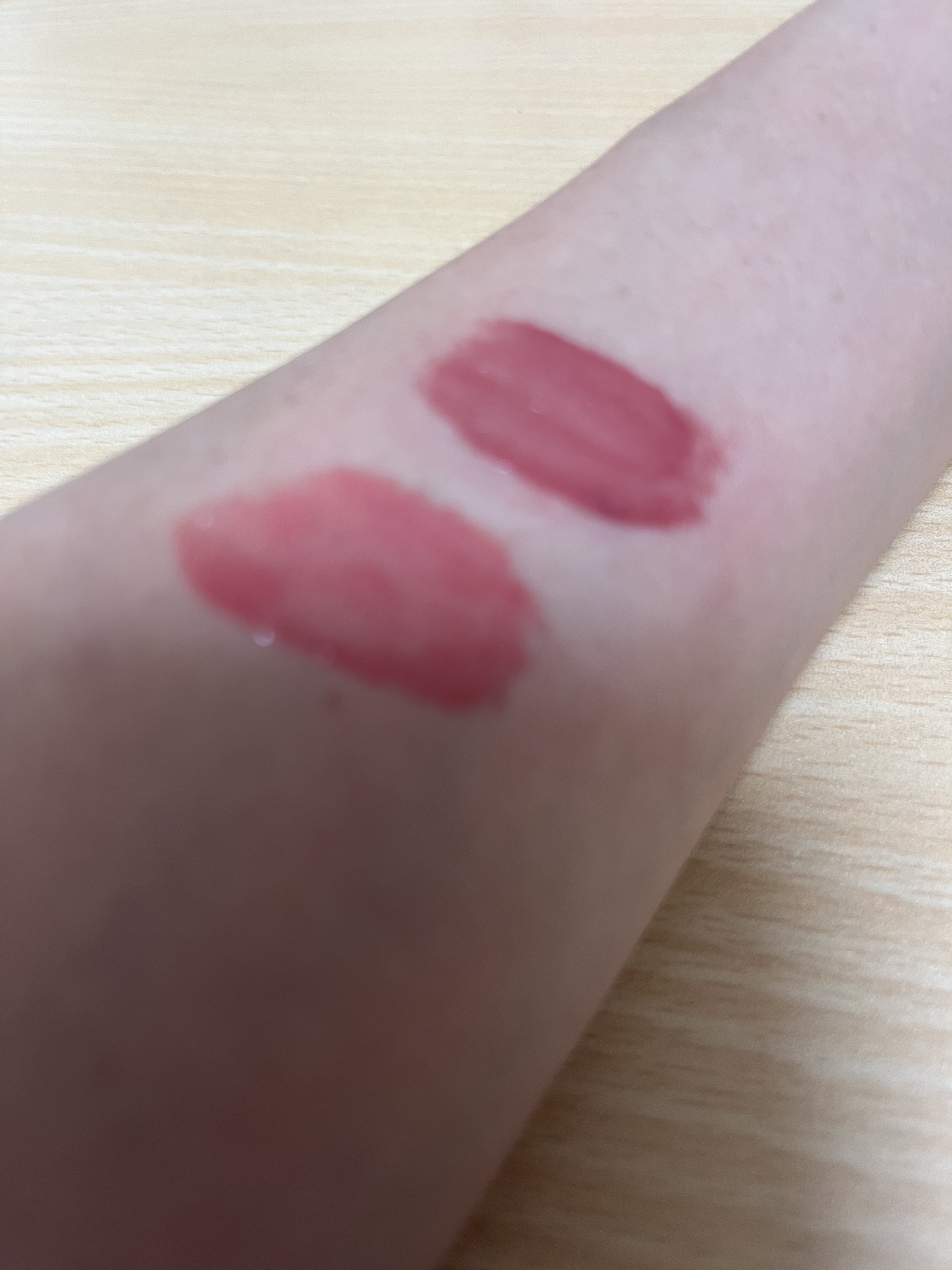 ジューシーラスティングティント 25 ベアグレープ（INAPSQUAREコラボ）/rom&nd/リップティントを使ったクチコミ（2枚目）