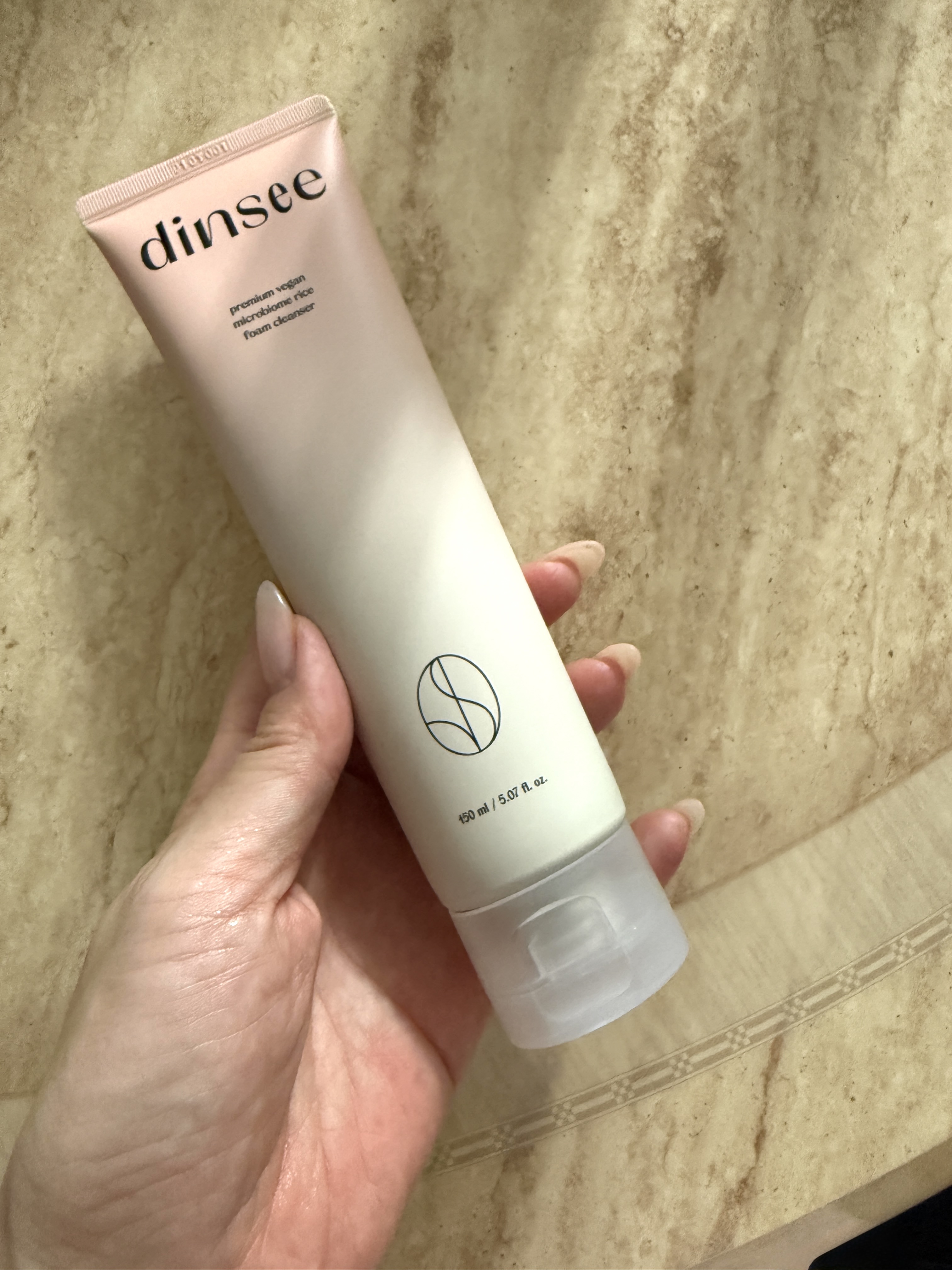 プレミ アムビーガン 弱酸性ヒアルロン酸フォームクレンザー/dinsee/クレンジングクリームを使ったクチコミ（1枚目）