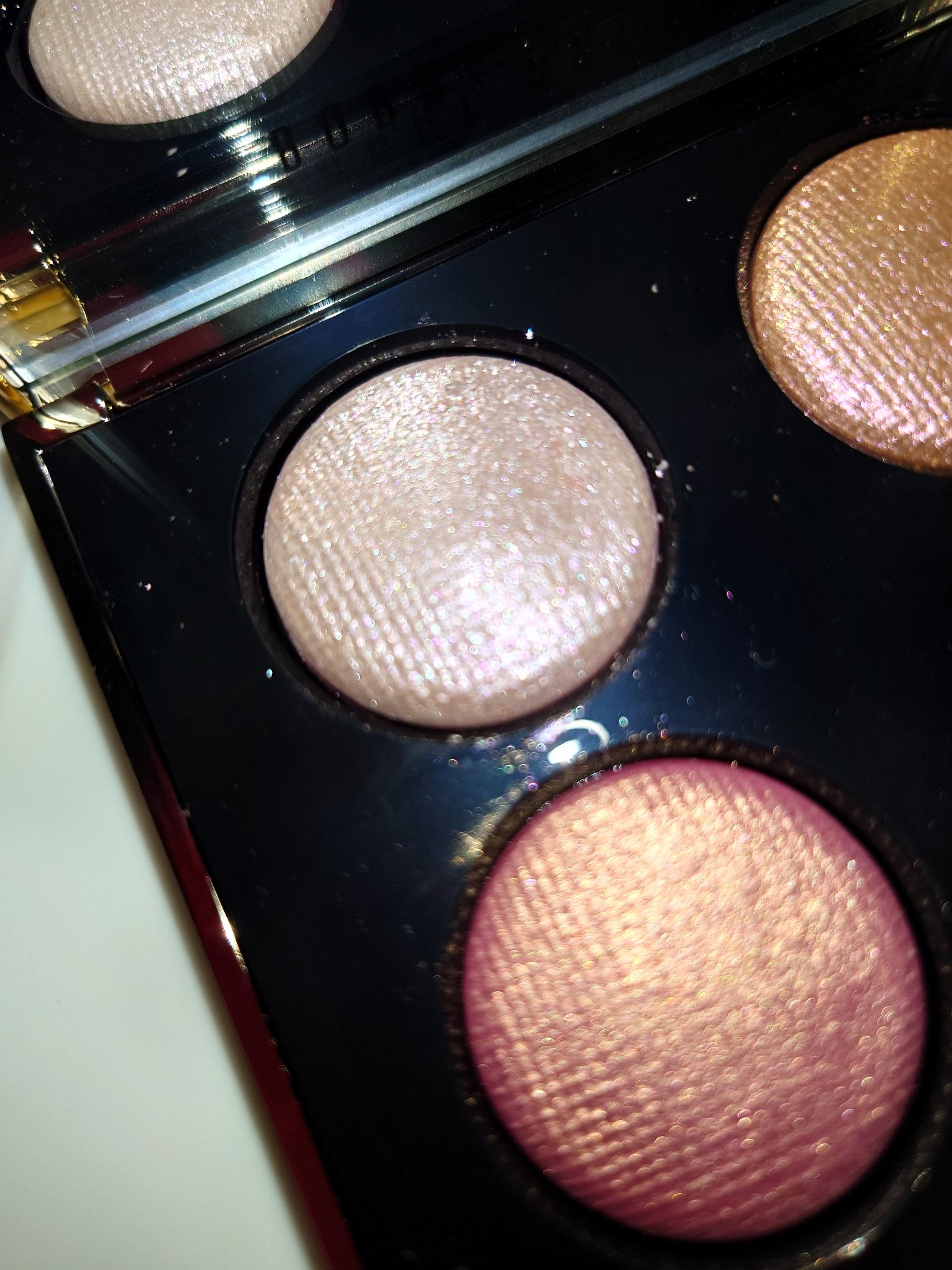 リュクス アイシャドウ クォード グロウ ウィズ ラブ コレクション/BOBBI BROWN/アイシャドウパレットを使ったクチコミ（3枚目）