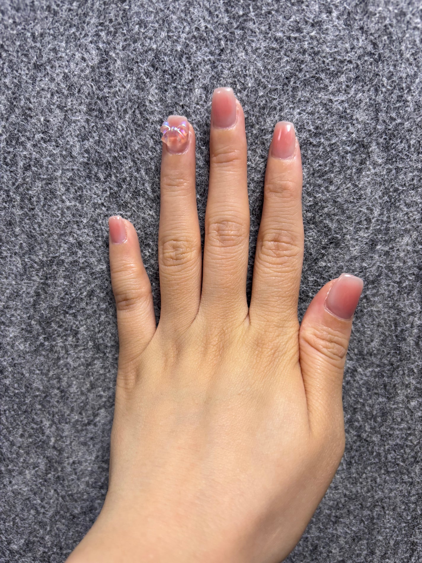 なしか フォロバ100🩵 on LIPS 「🆕ネイル💅チークネイルにオーロラのリボンをつけてもらいました🫶..」(2枚目)