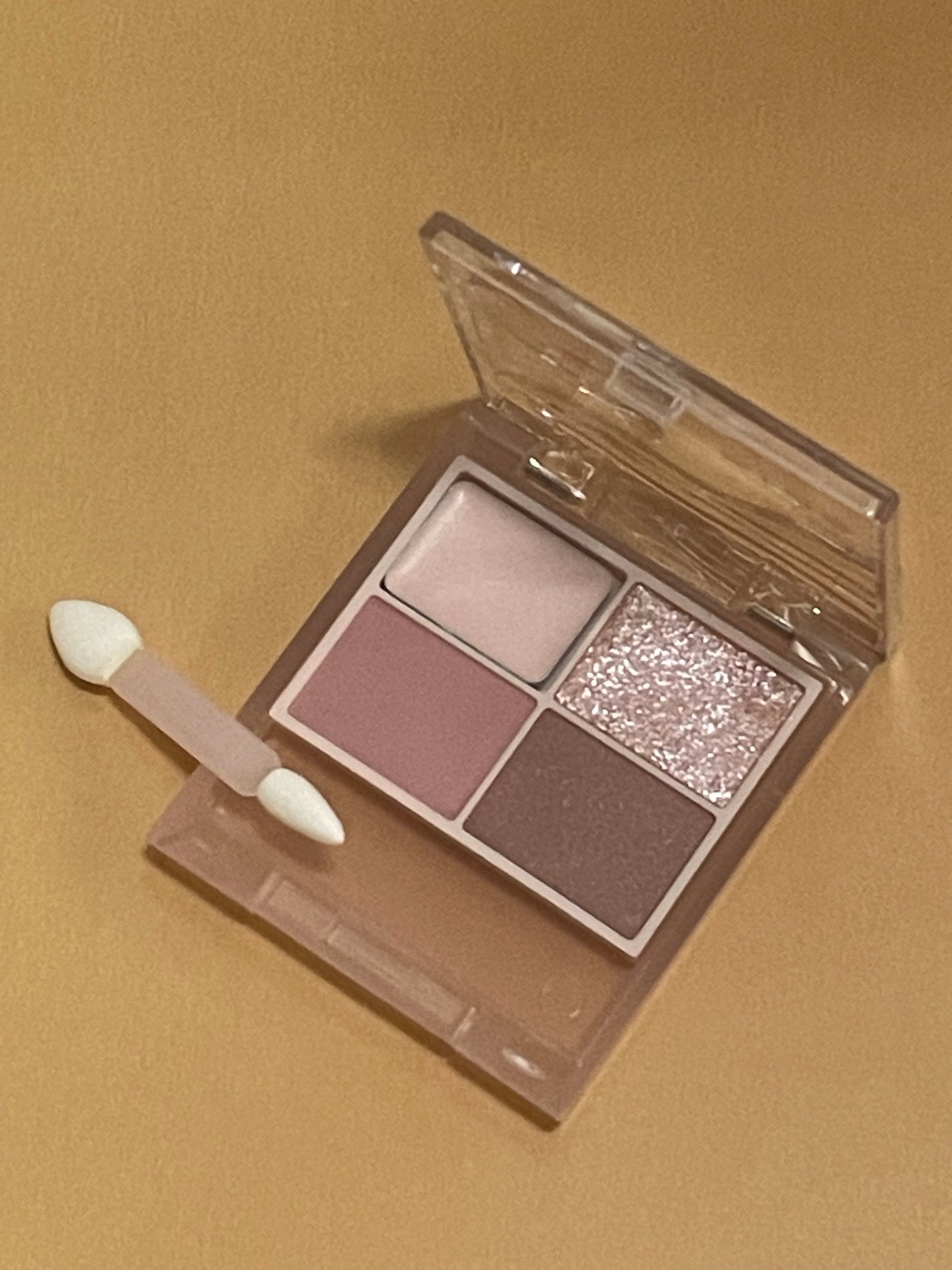 ともこ on LIPS 「kissズームアイポーション〈アイカラー〉お店で見つけてパッケ..」(2枚目)