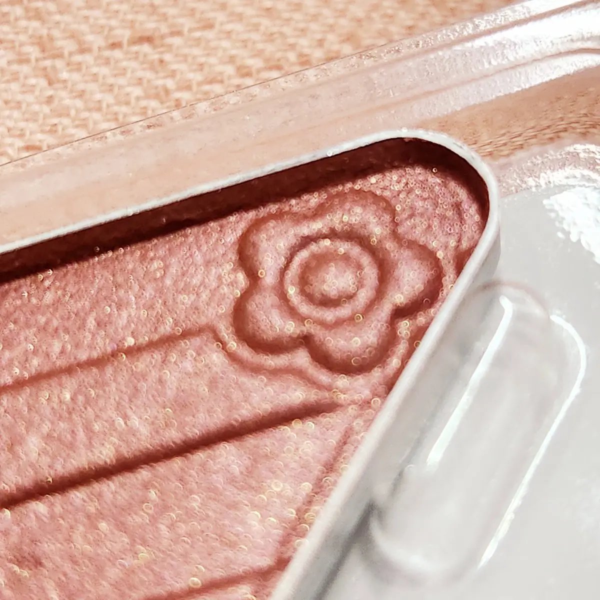 アイオープナー/MARY QUANT/単色アイシャドウを使ったクチコミ（3枚目）