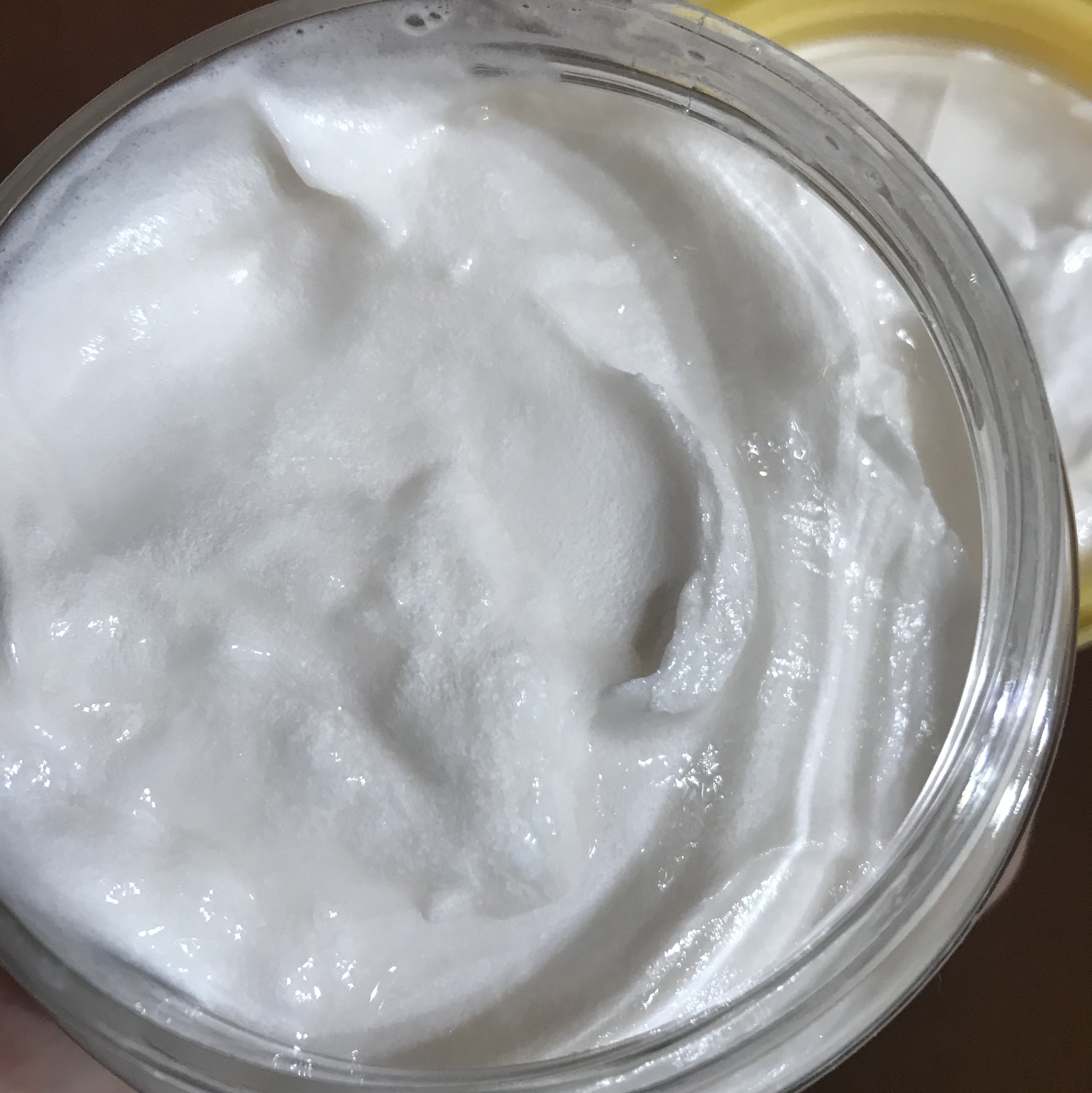 ダヴ　ふわとろ　クリーミースクラブ　堂島ロール/ダヴ/ボディスクラブを使ったクチコミ（2枚目）