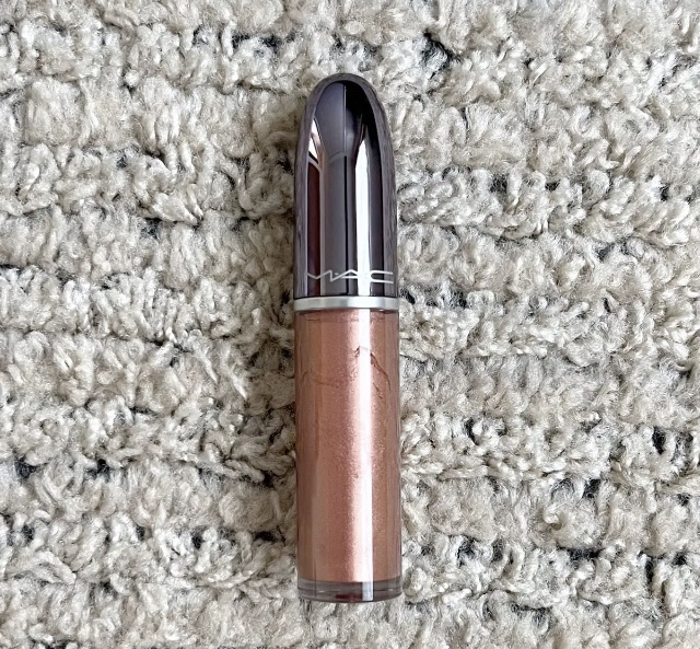 グランドイリュージョン リキッド リップカラー/M・A・C/リップグロスを使ったクチコミ（3枚目）