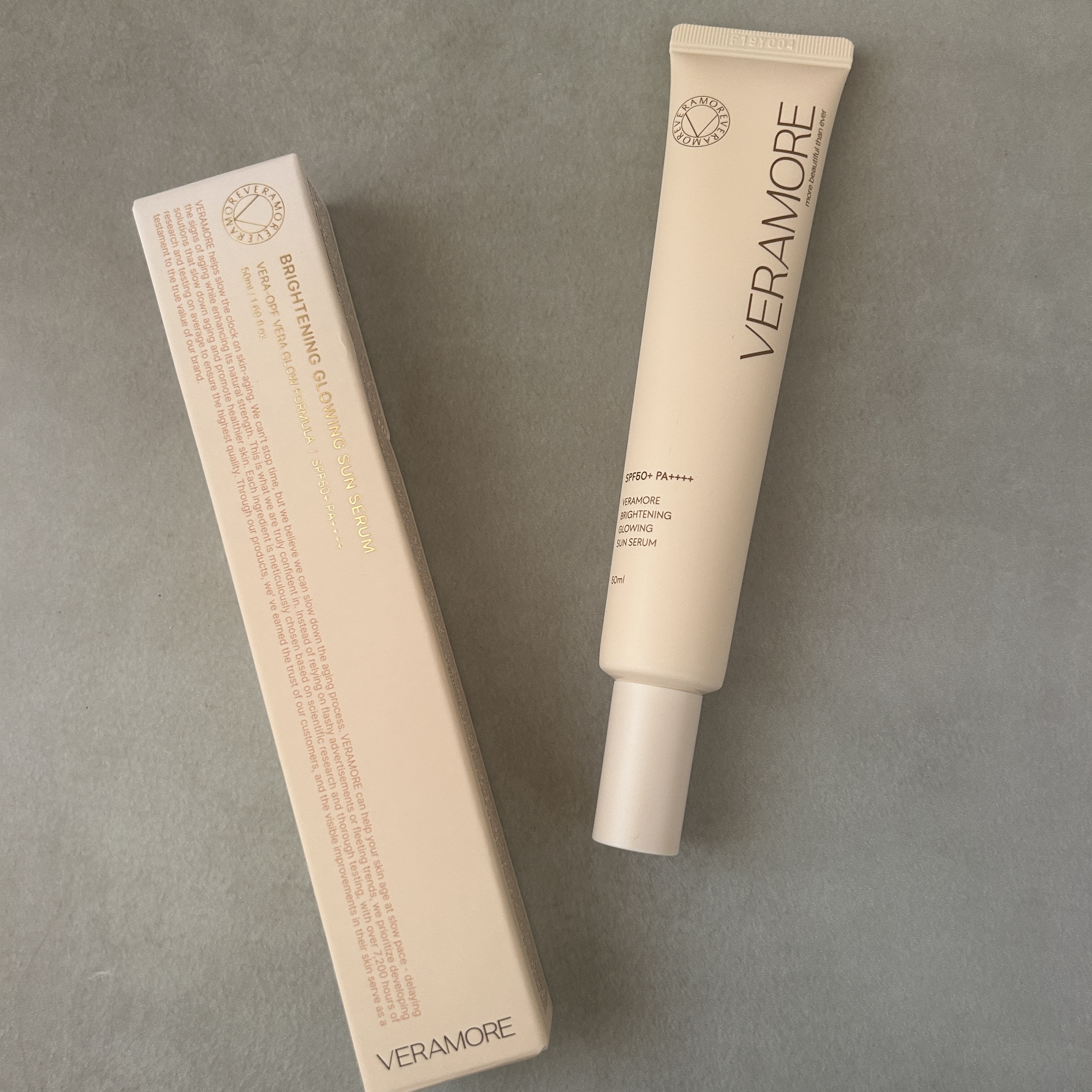 VERAMORE BRIGHTENING GLOWING SUN SERUM/VERAMORE/日焼け止めローションを使ったクチコミ（1枚目）