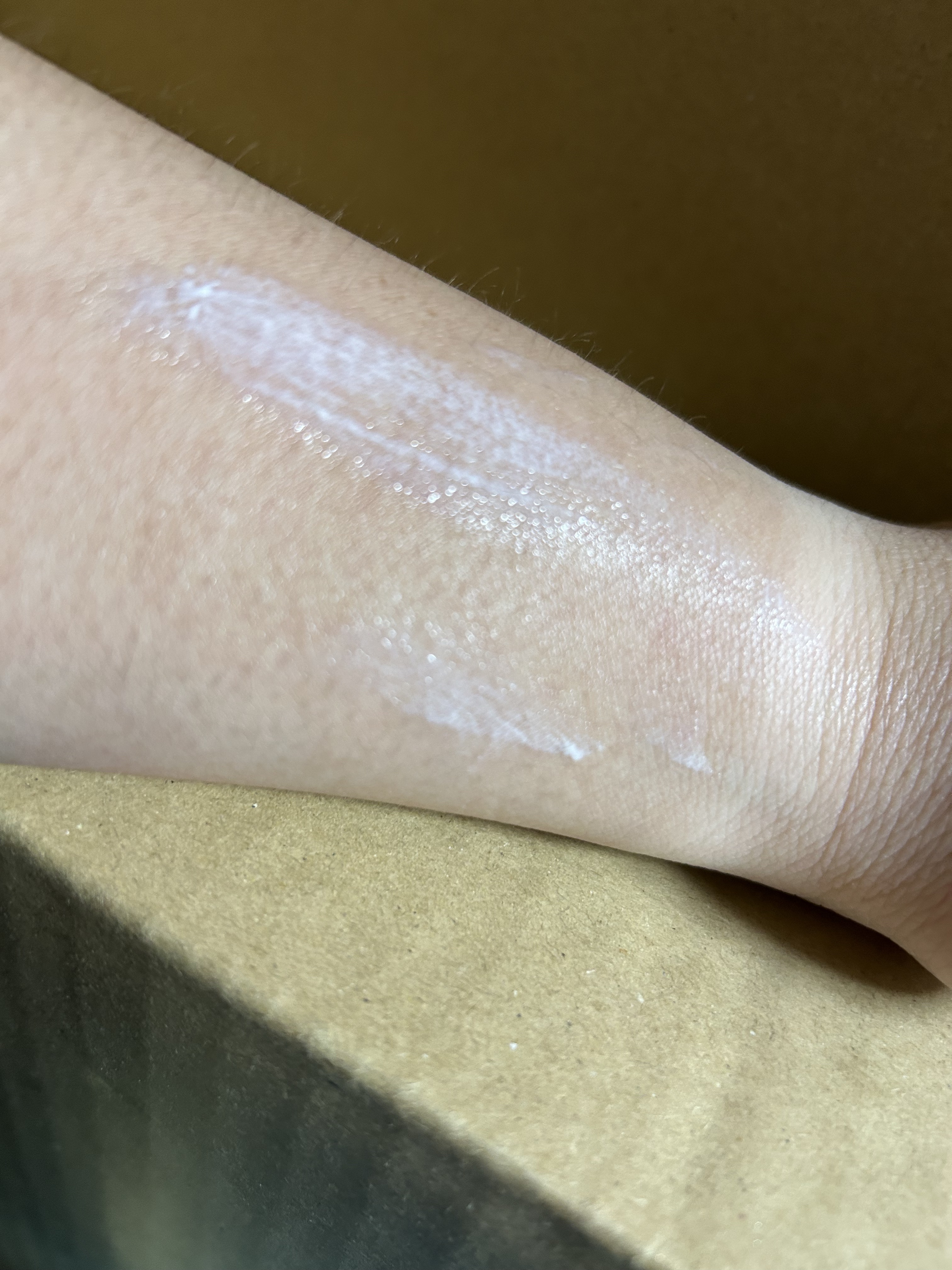 VERAMORE BRIGHTENING GLOWING SUN SERUM/VERAMORE/日焼け止めローションを使ったクチコミ（3枚目）