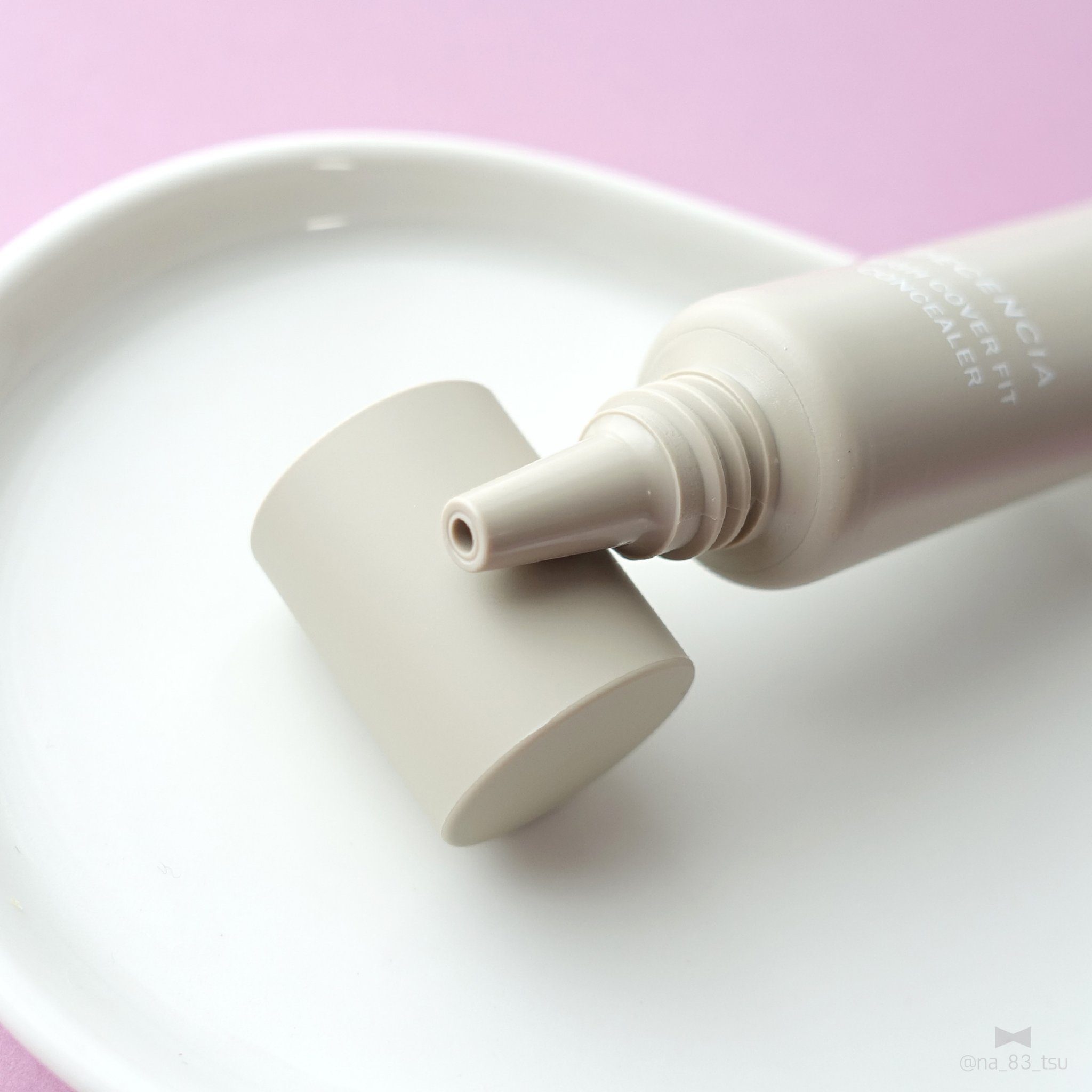 ディセンシア ハイカバーフィット コンシーラー/DECENCIA/リキッドコンシーラーを使ったクチコミ（3枚目）