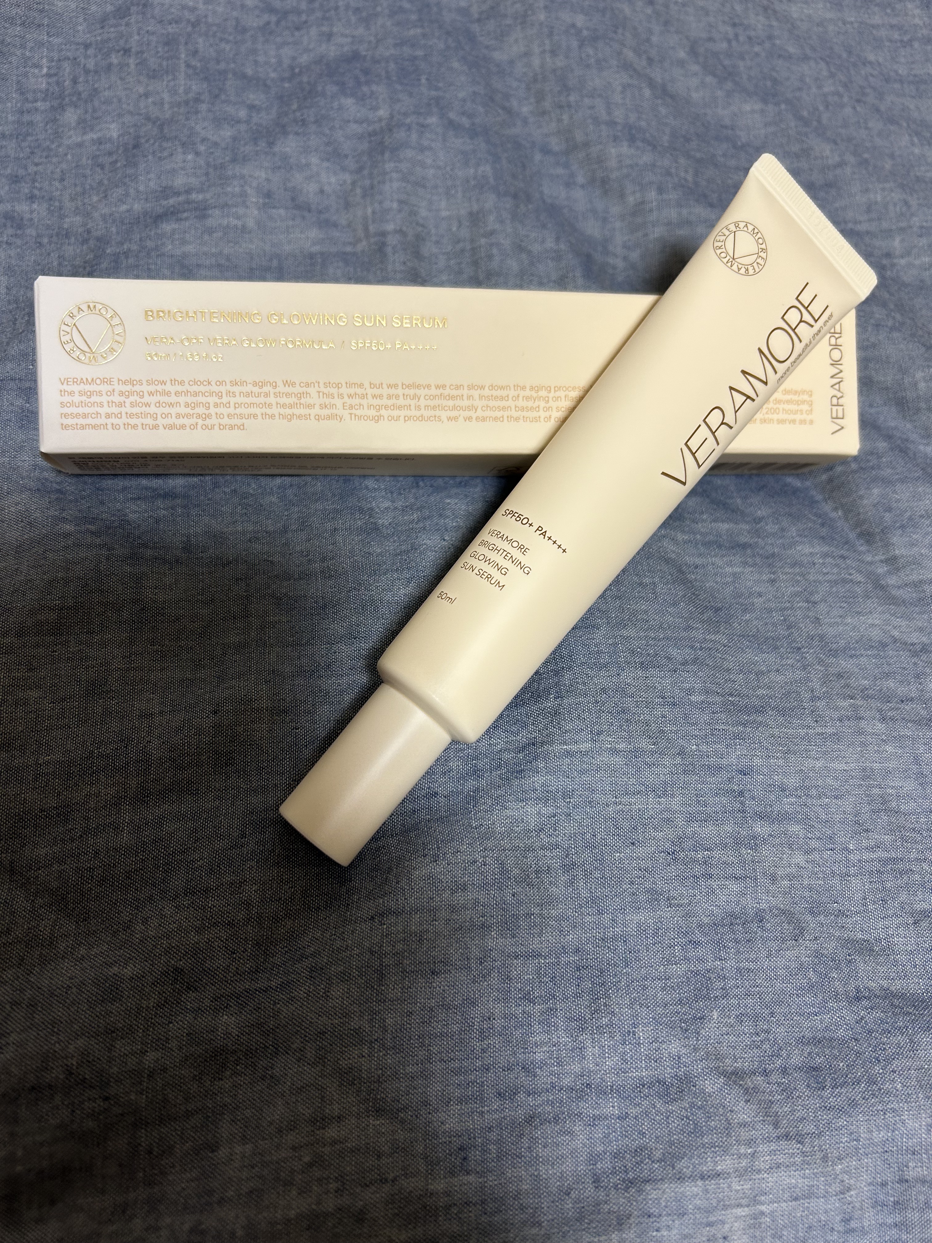 VERAMORE BRIGHTENING GLOWING SUN SERUM/VERAMORE/日焼け止めローションを使ったクチコミ（1枚目）