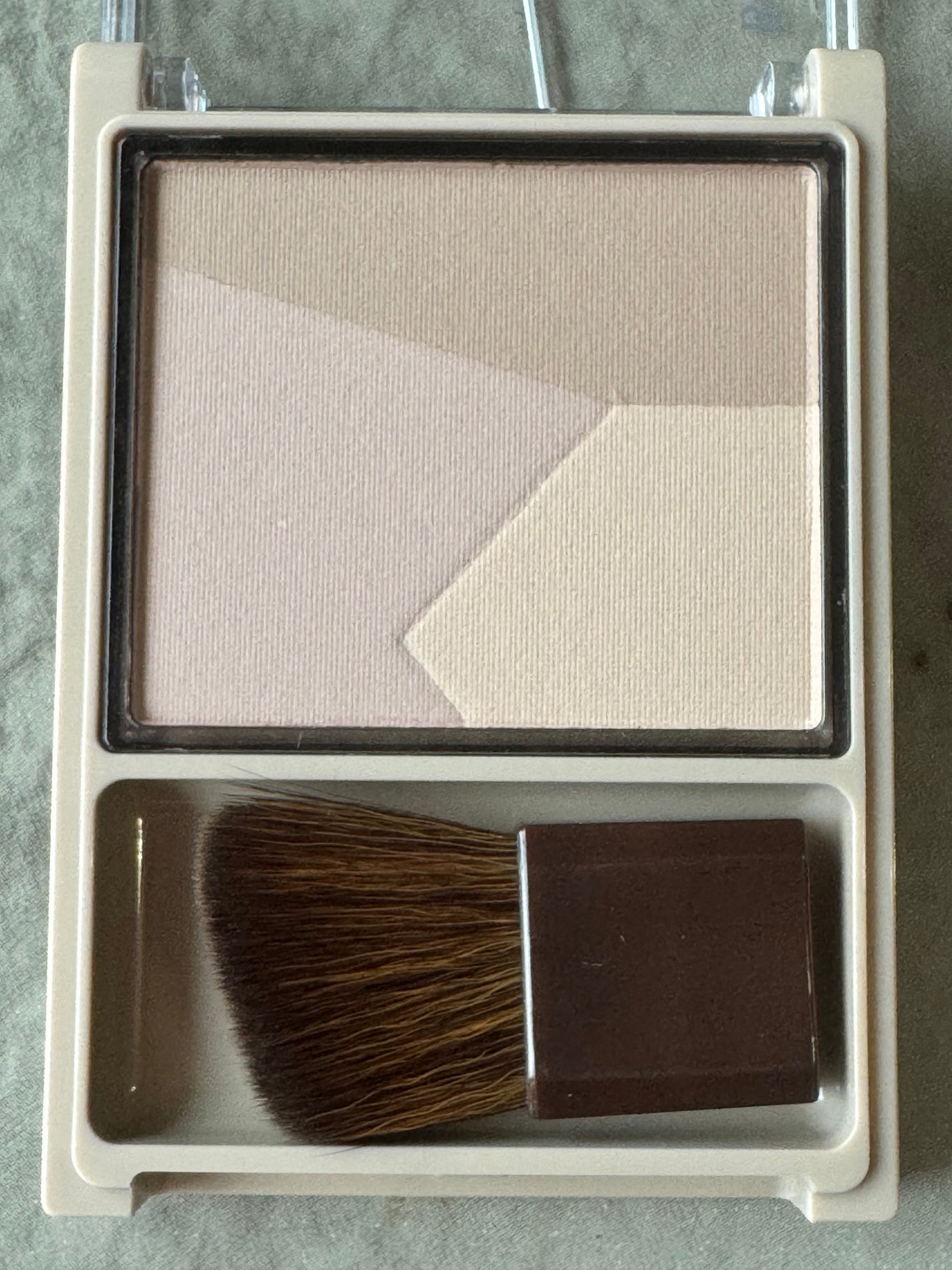 ブレンドカラーシェーディング/CEZANNE/シェーディングを使ったクチコミ(2枚目)