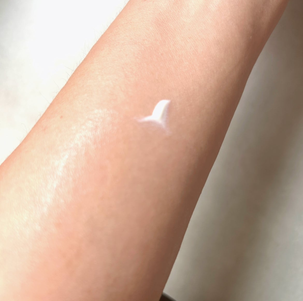 VERAMORE BRIGHTENING GLOWING SUN SERUM/VERAMORE/日焼け止めローションを使ったクチコミ(3枚目)