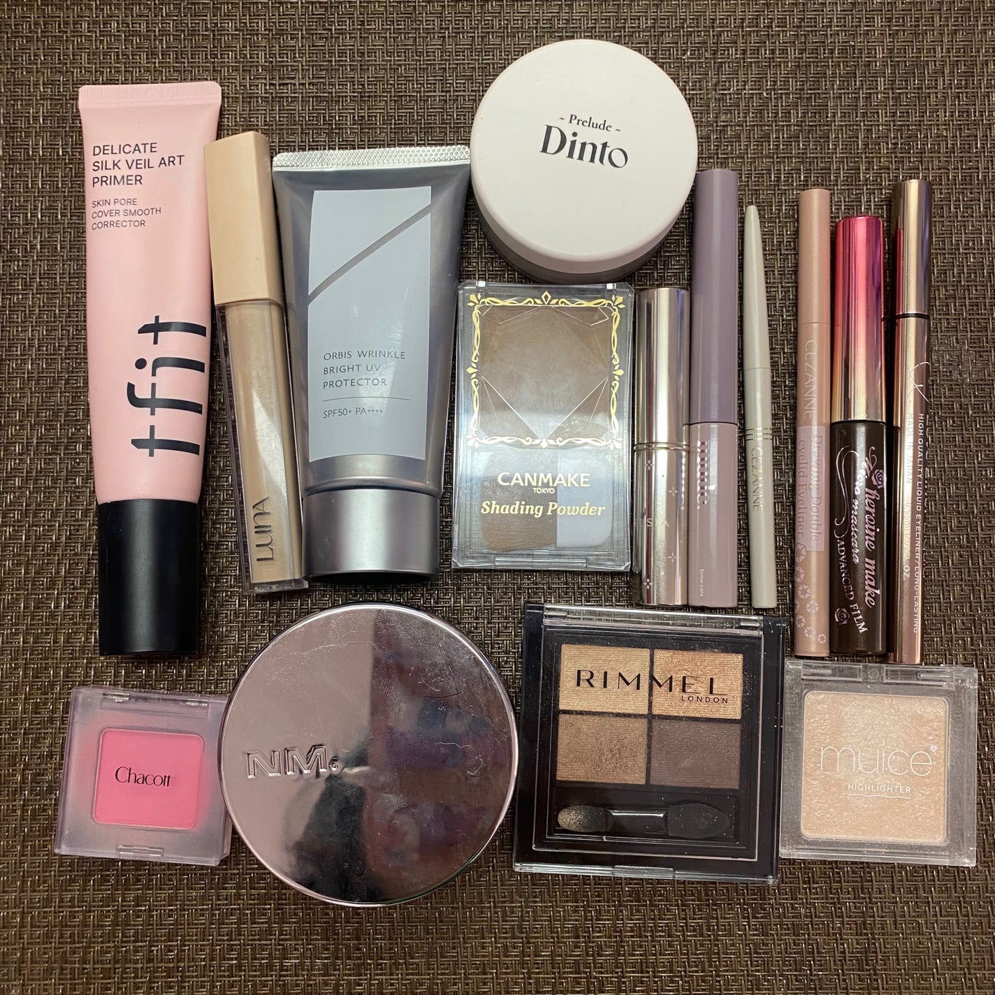 プラチナム 顔色アップ エッセンスルージュ/エルシア/口紅を使ったクチコミ(3枚目)