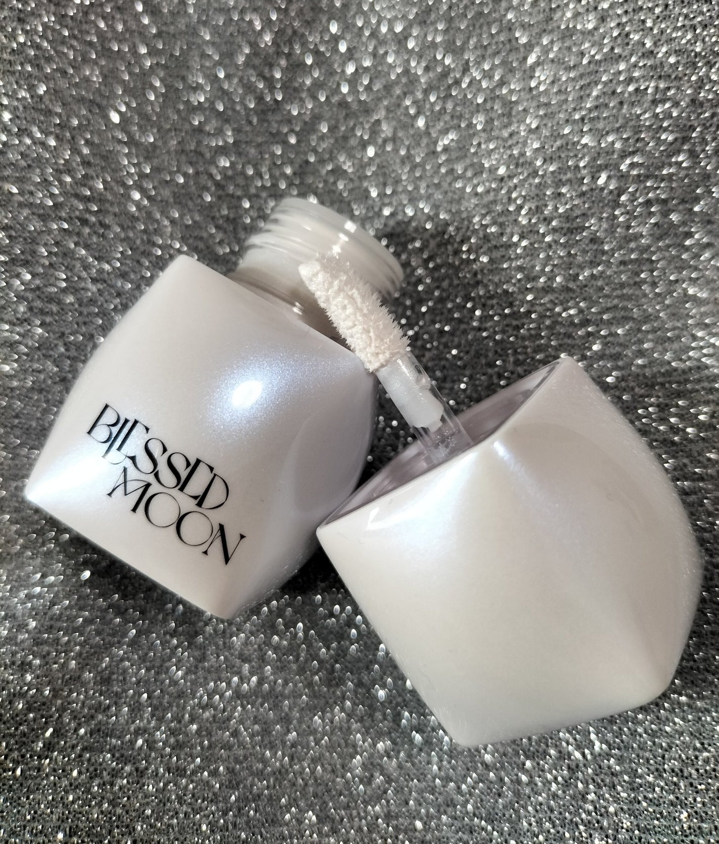 Veil Melting Glass Highlighter 01.Diamond Dust/BLESSED MOON/リキッドハイライトを使ったクチコミ(2枚目)