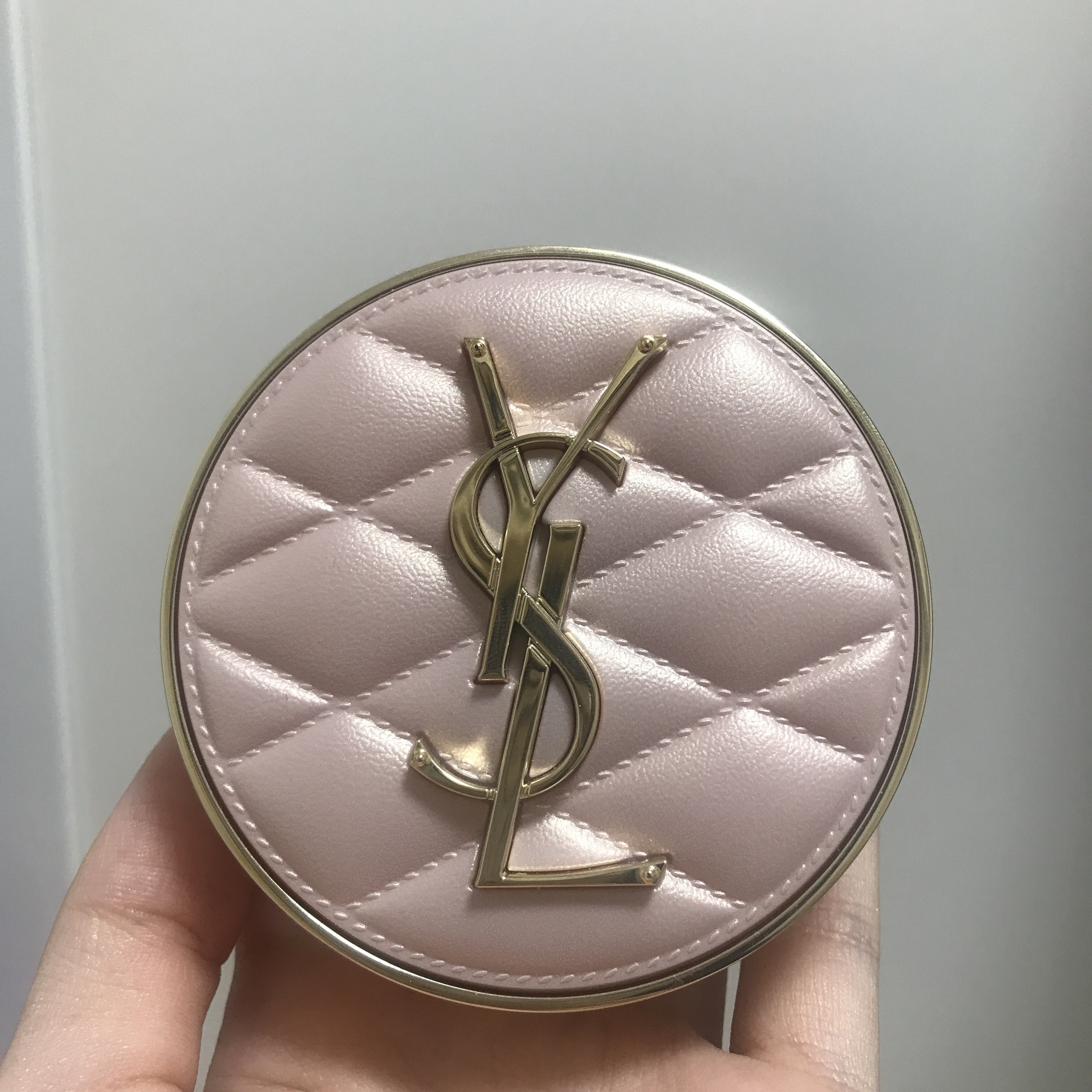 ラディアント タッチ グロウパクト/YVES SAINT LAURENT BEAUTE/クッションファンデーションを使ったクチコミ（1枚目）