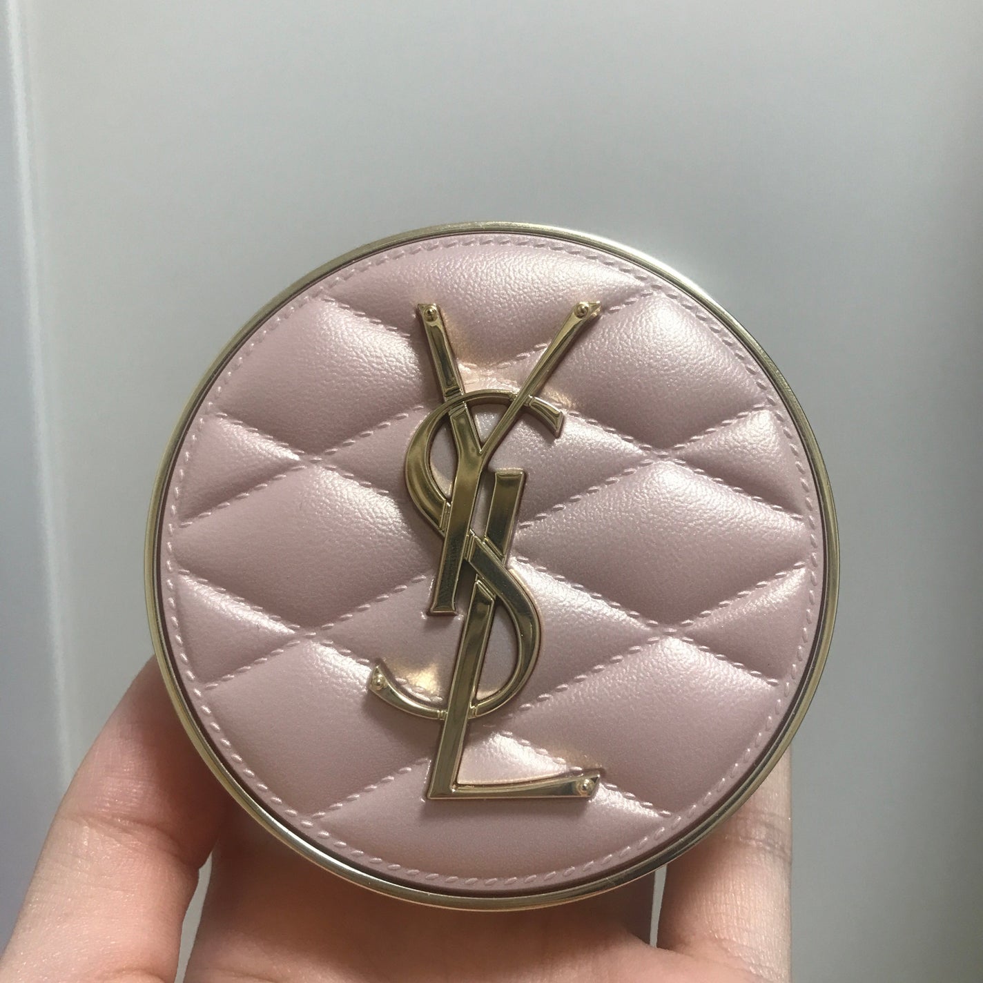 ラディアント タッチ グロウパクト/YVES SAINT LAURENT BEAUTE/クッションファンデーションを使ったクチコミ(1枚目)