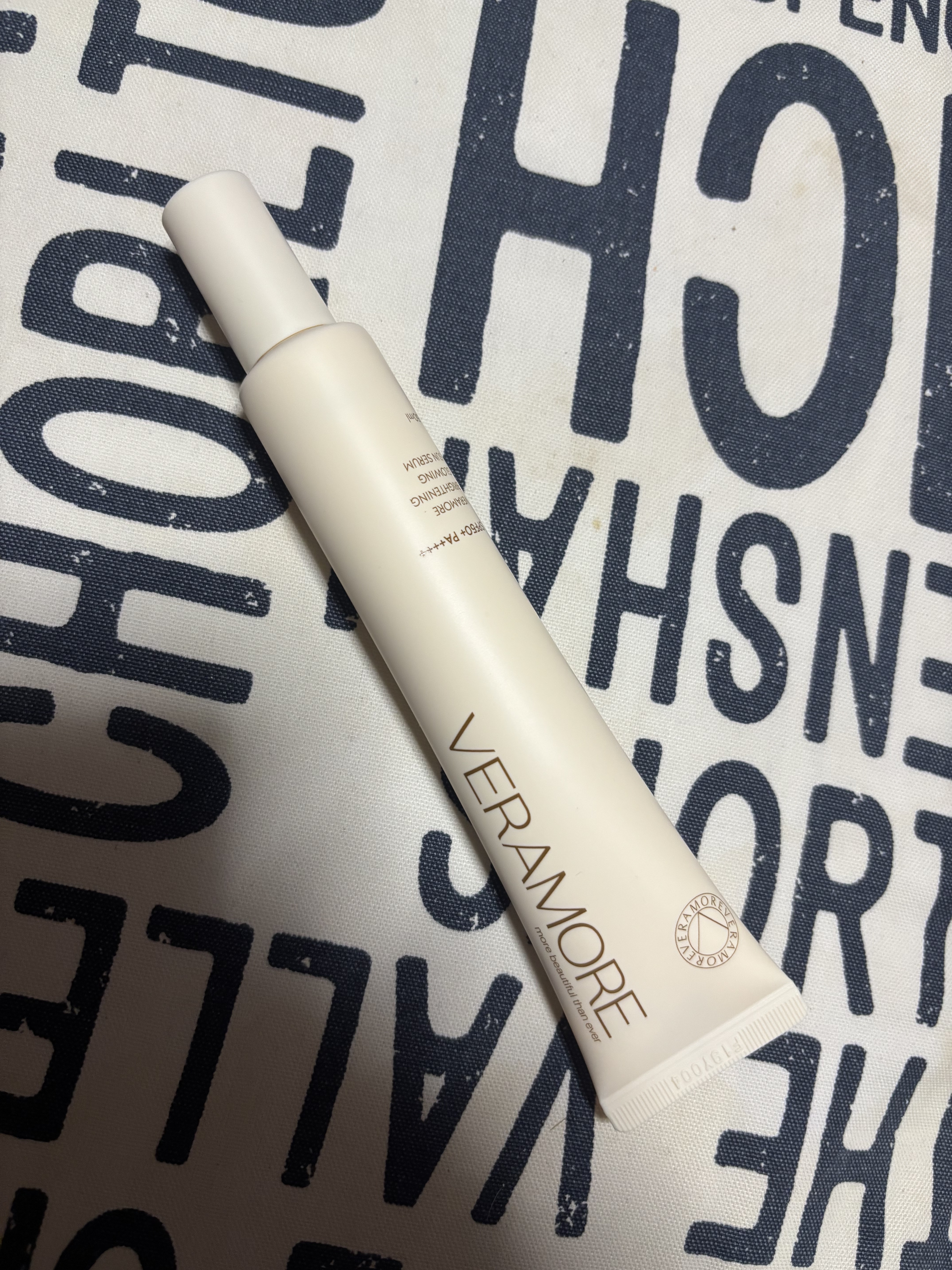 VERAMORE BRIGHTENING GLOWING SUN SERUM/VERAMORE/日焼け止めローションを使ったクチコミ（2枚目）