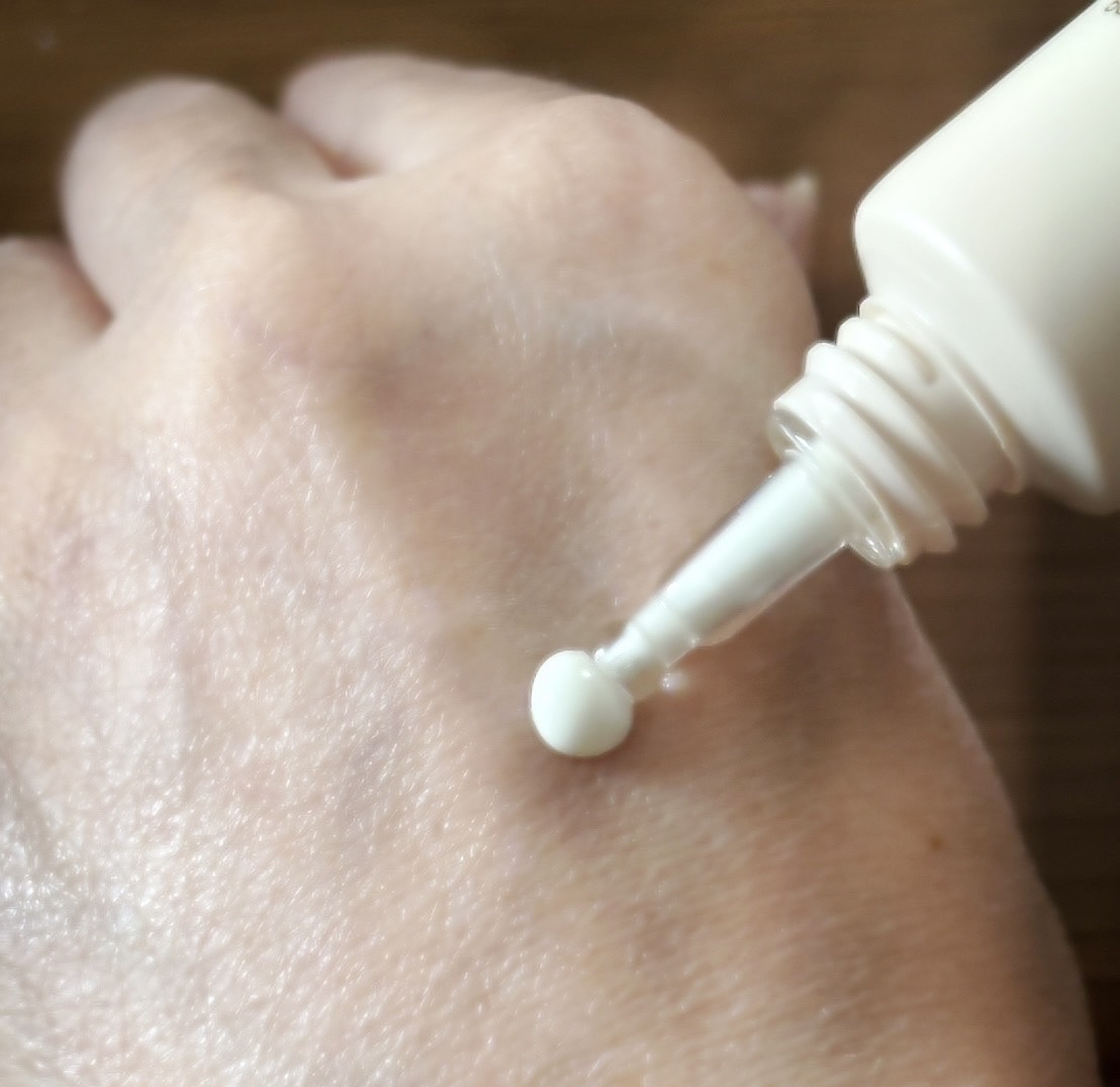 VERAMORE BRIGHTENING GLOWING SUN SERUM/VERAMORE/日焼け止めローションを使ったクチコミ（1枚目）