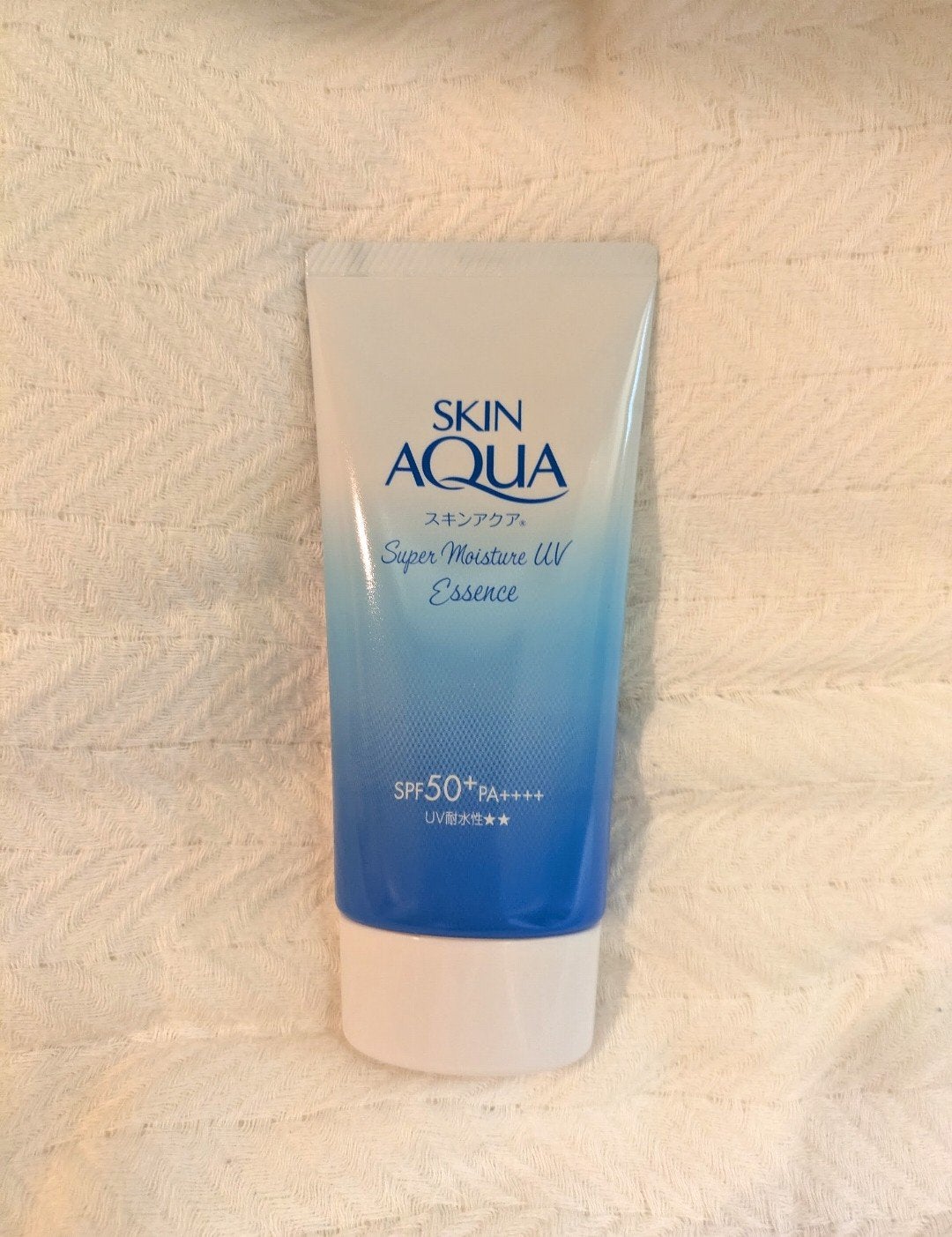 スーパーモイスチャーUVエッセンス/スキンアクア/日焼け止めローションを使ったクチコミ(4枚目)