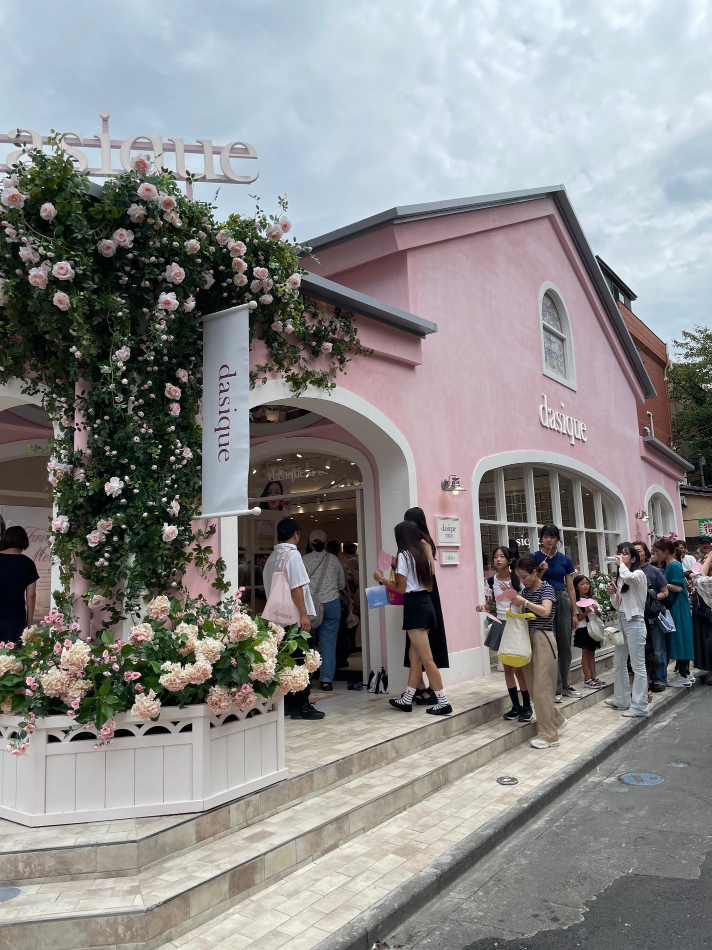 しのち☀️ on LIPS 「8月8日にオープンしたデイジークにいってきたよ!!!って言って..」(7枚目)