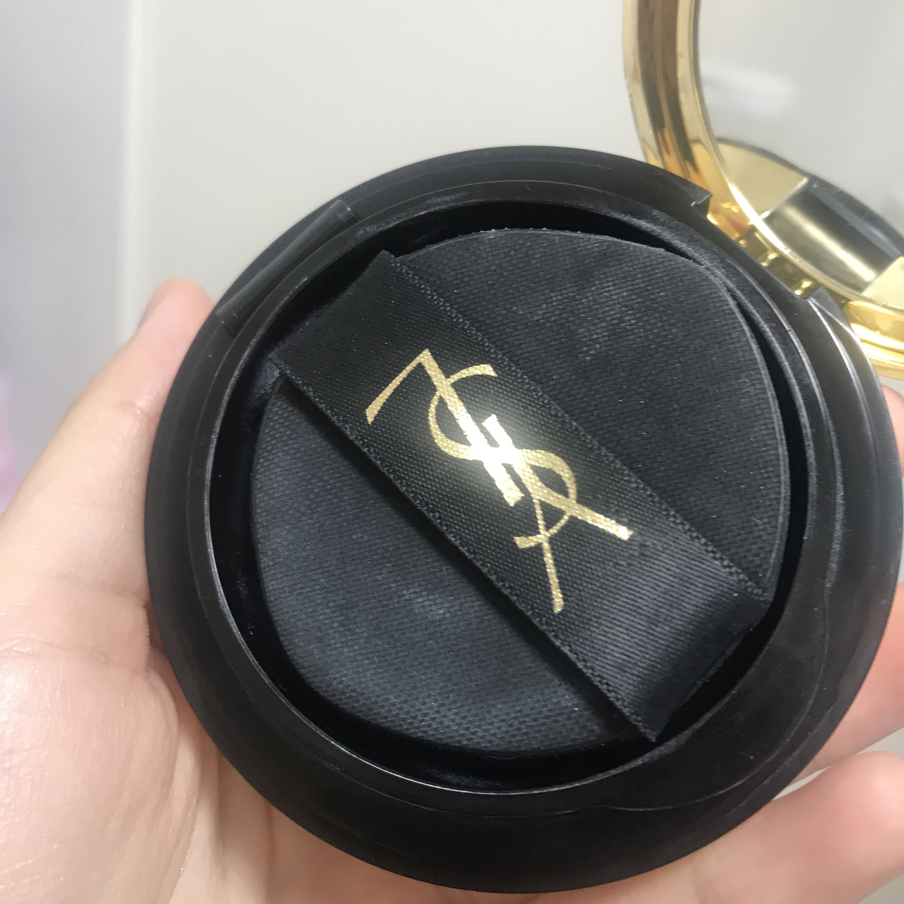 ラディアント タッチ グロウパクト/YVES SAINT LAURENT BEAUTE/クッションファンデーションを使ったクチコミ（3枚目）