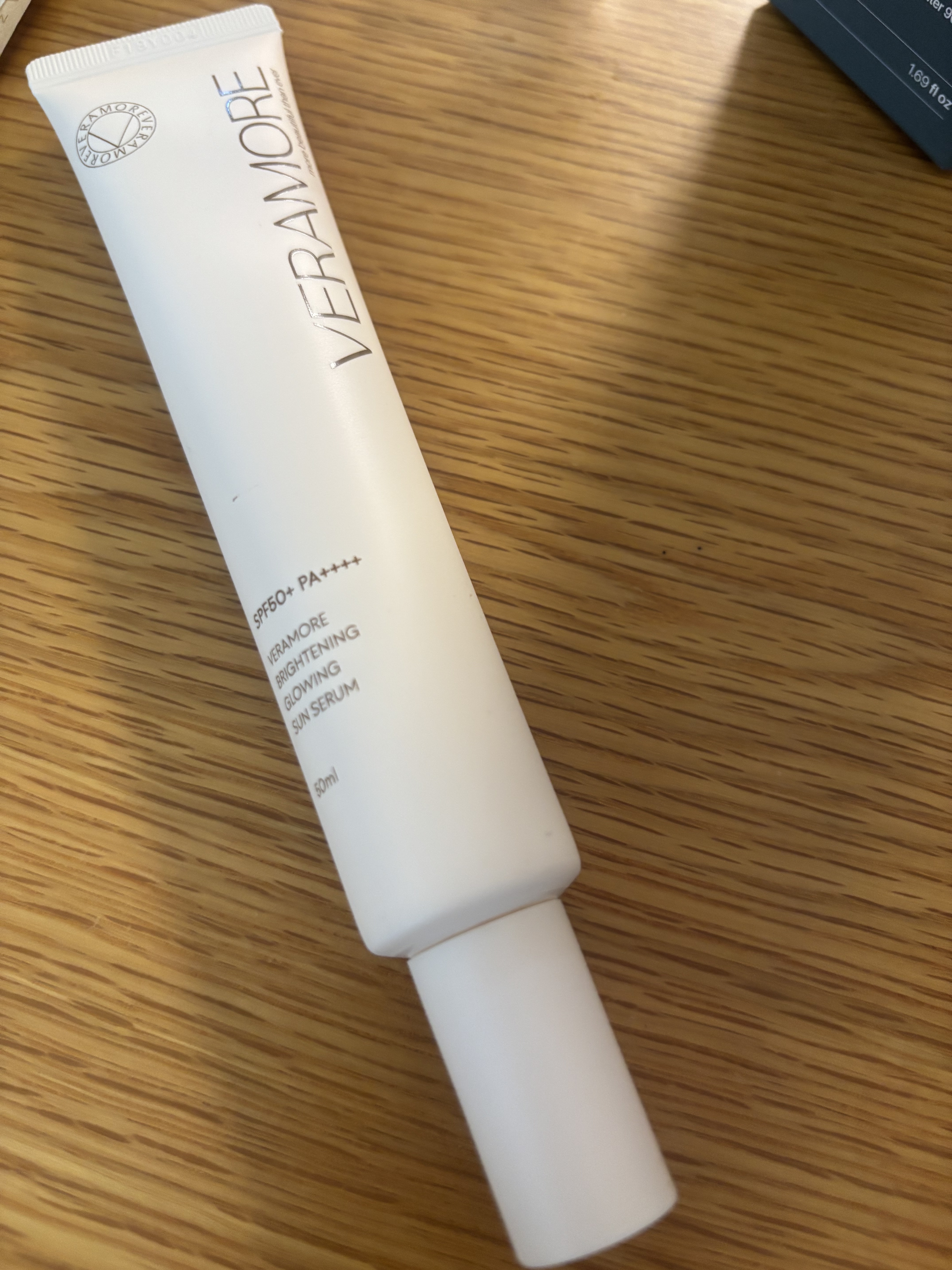 VERAMORE BRIGHTENING GLOWING SUN SERUM/VERAMORE/日焼け止めローションを使ったクチコミ（1枚目）