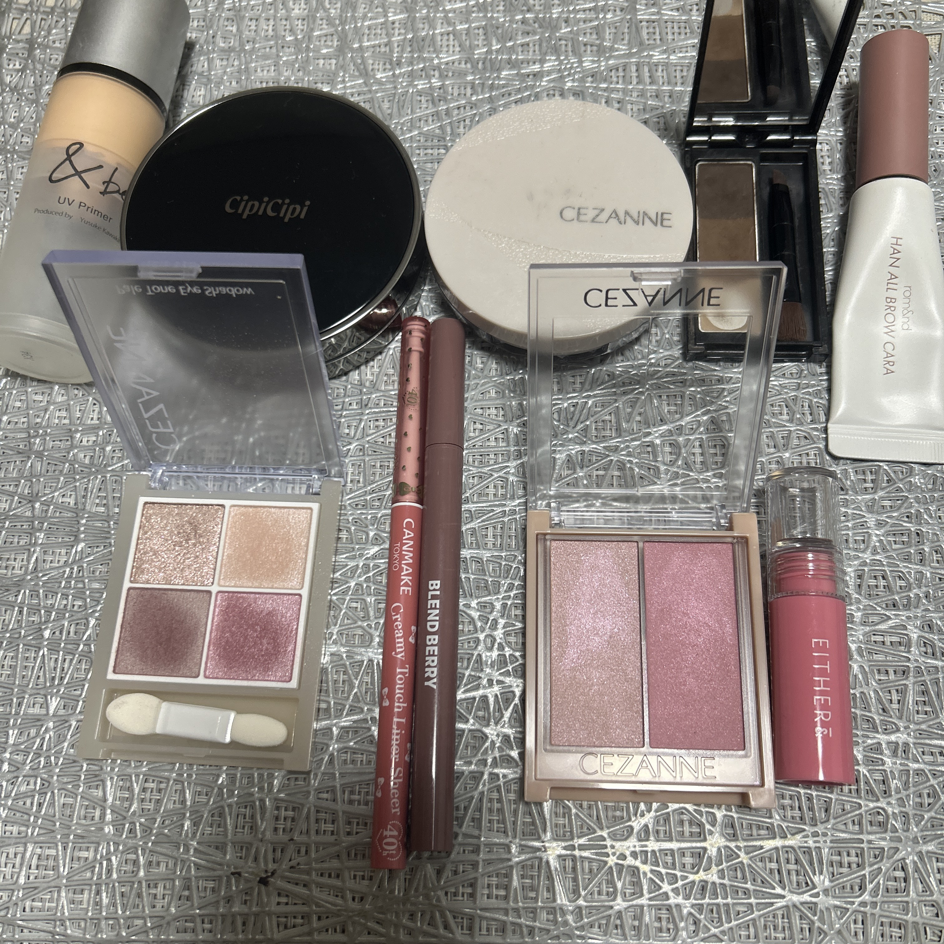 ケイト デザイニングアイブロウ3D/KATE/パウダーアイブロウを使ったクチコミ（2枚目）