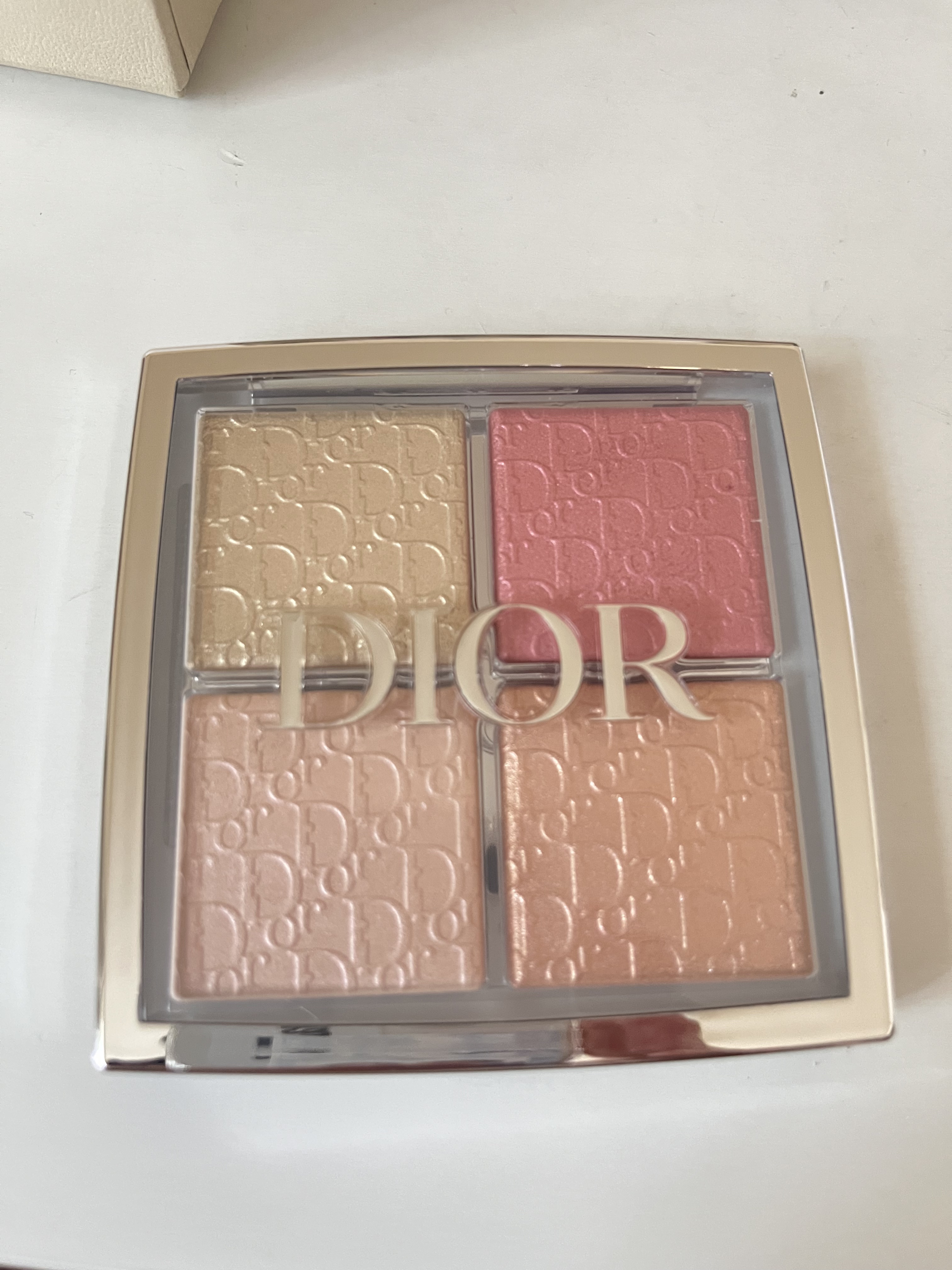 ディオール バックステージ フェイス グロウ パレット/Dior/ハイライトを使ったクチコミ（1枚目）