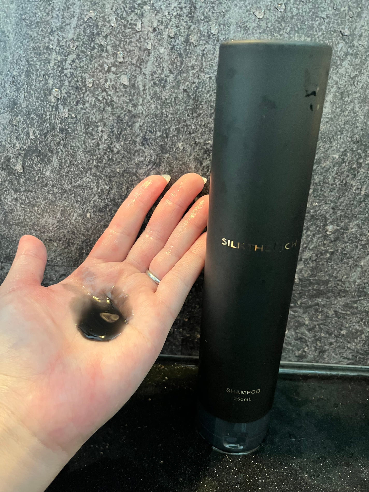 るしふぁー on LIPS 「「シルクザリッチ【スカルプ&リペア】《ムードナイトムスクの香り..」(2枚目)