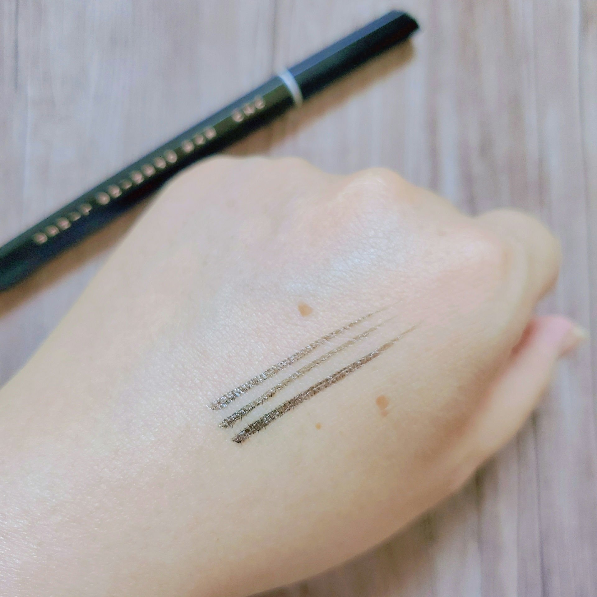 7 SHADES OF BLACK/UZU BY FLOWFUSHI/リキッドアイライナーを使ったクチコミ（2枚目）