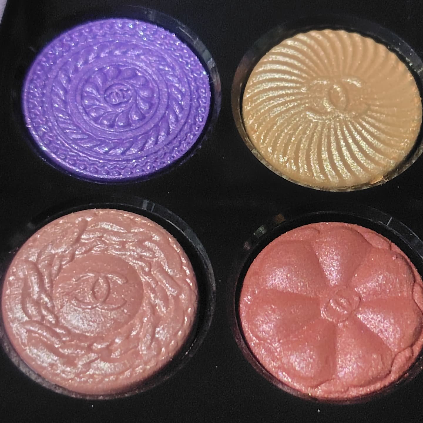 限定アイシャドウパレット】レ キャトル オンブル ブトン