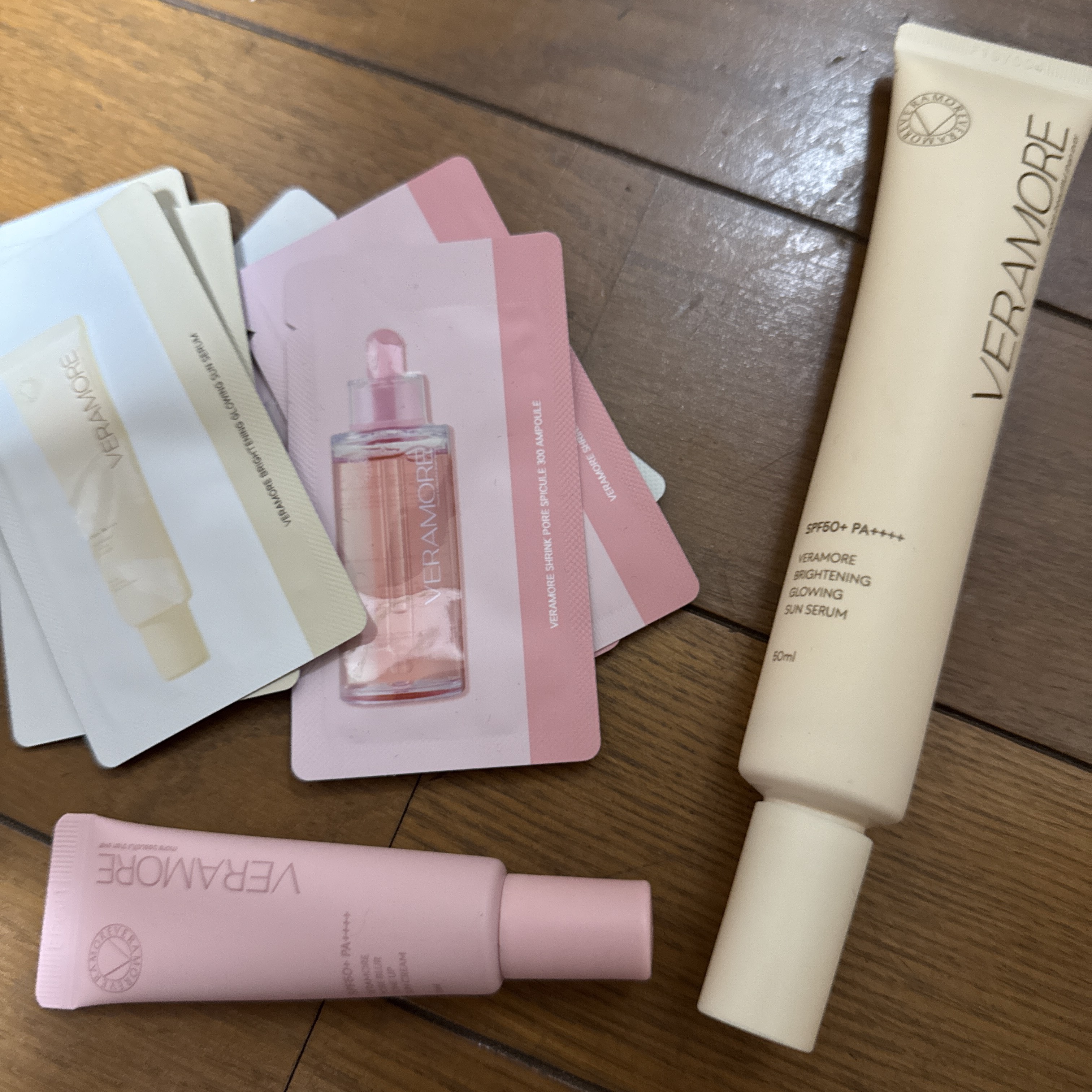 VERAMORE BRIGHTENING GLOWING SUN SERUM/VERAMORE/日焼け止めローションを使ったクチコミ（1枚目）