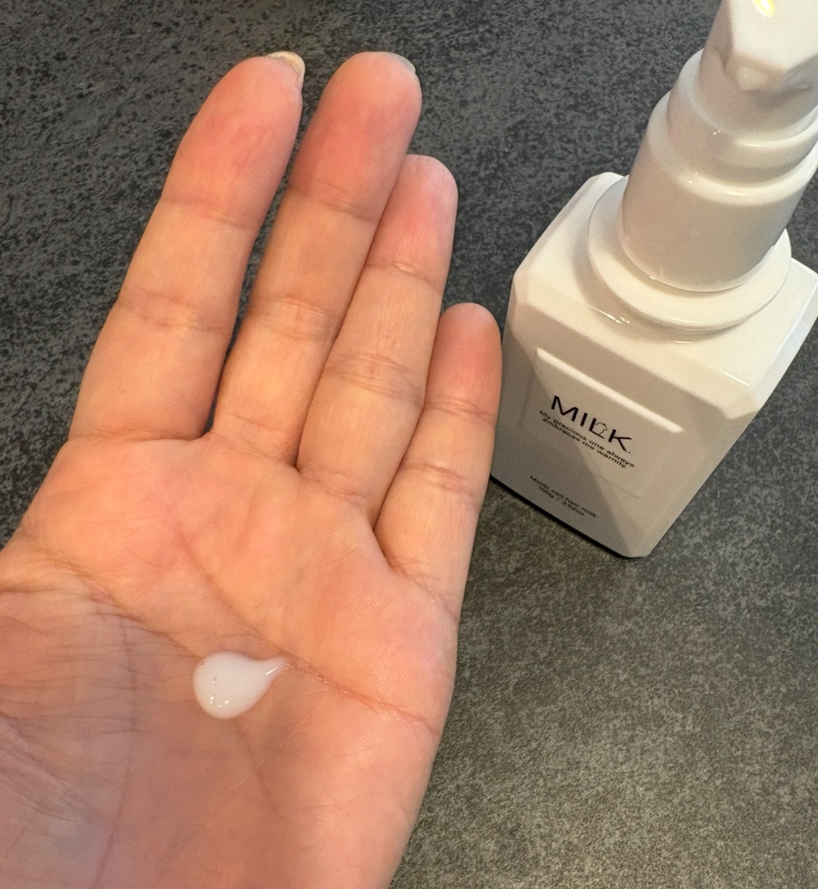 モイストヴェール ヘアミルク＜無香料＞/MILK./ヘアミルクを使ったクチコミ（2枚目）