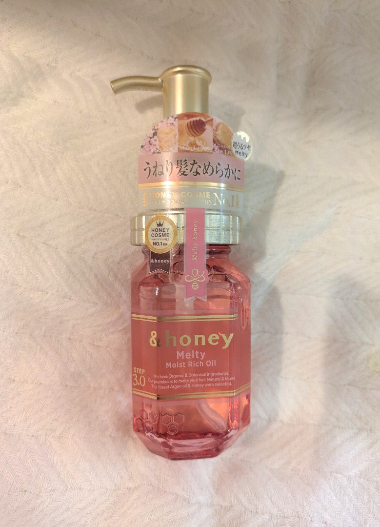 ちょーーー良い香りなヘアオイル！！
&honeyのモイストリッチヘアオイル💕‪✨

マジでいい香りだし髪の毛サラッサラになります✨
私の髪質は毛量多めの太め、
少し傷んでいて何もしないと少しひろがってしまうのですが、
ひろがりも痛みも少し
