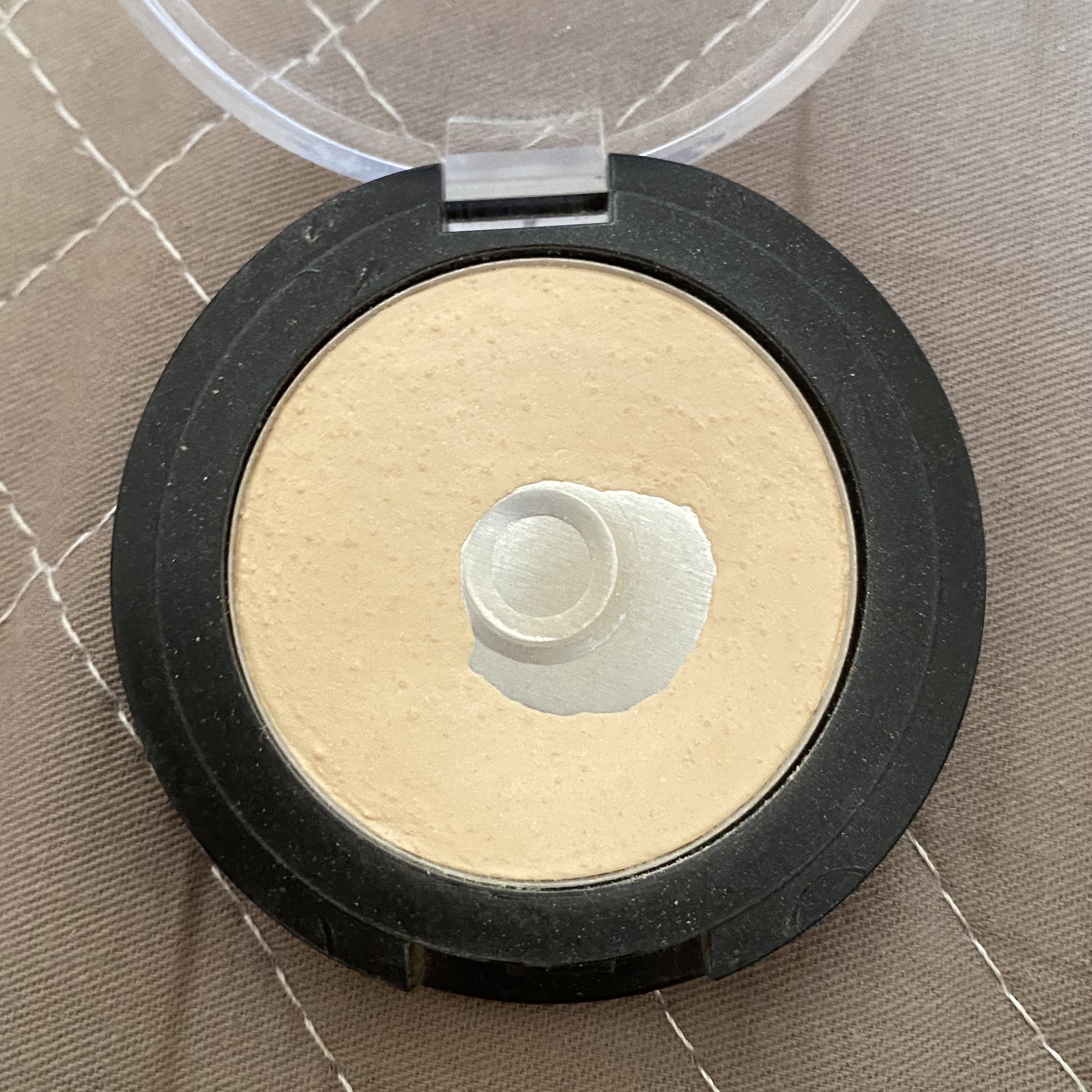 ポアレスパウダー ライトベージュ/U R GLAM/プレストパウダーを使ったクチコミ（1枚目）