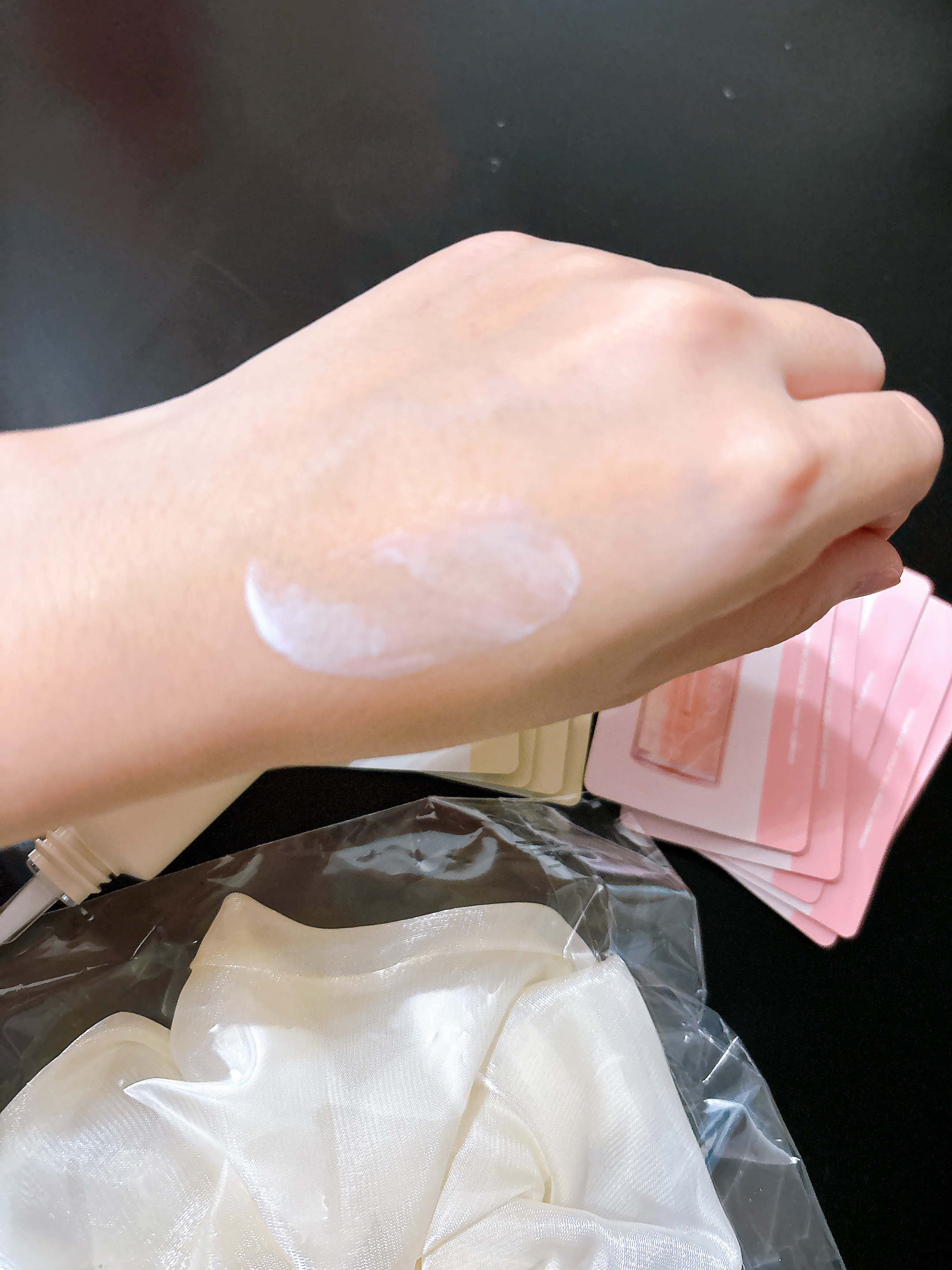 VERAMORE BRIGHTENING GLOWING SUN SERUM/VERAMORE/日焼け止めローションを使ったクチコミ（2枚目）