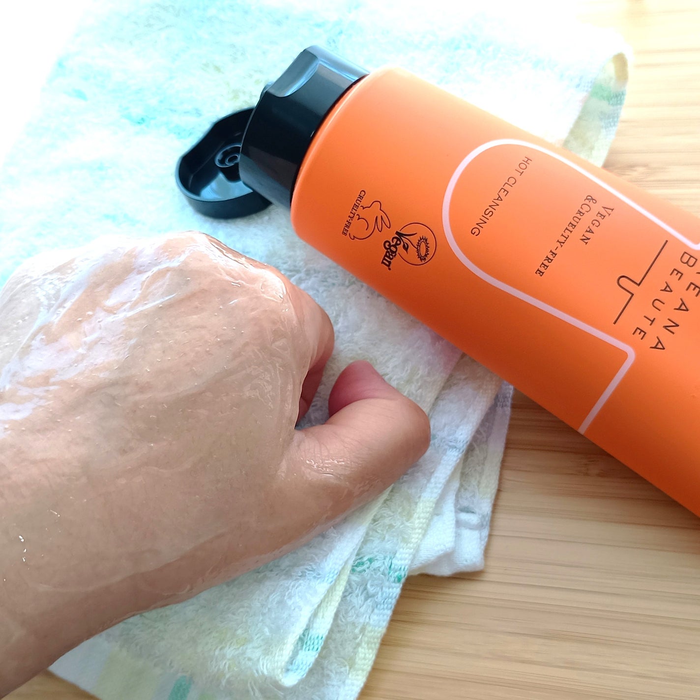 あつめの毛穴ホットクレンジング/ケアナボーテ/クレンジングジェルを使ったクチコミ(5枚目)