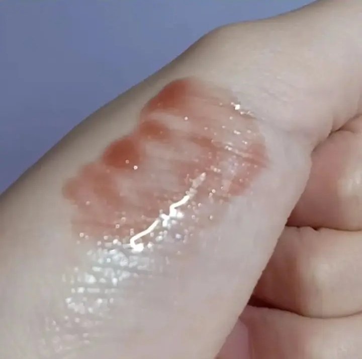 プランピングミコリップ/aZTK/リップグロスを使ったクチコミ（2枚目）