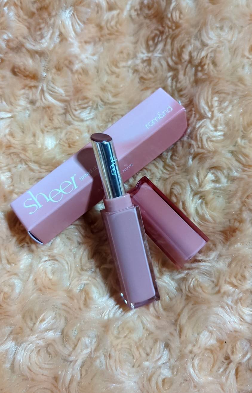 シアーティンテッドスティック 04 キャメルナッツ(CAMEL NUTS)/rom&nd/口紅を使ったクチコミ（2枚目）