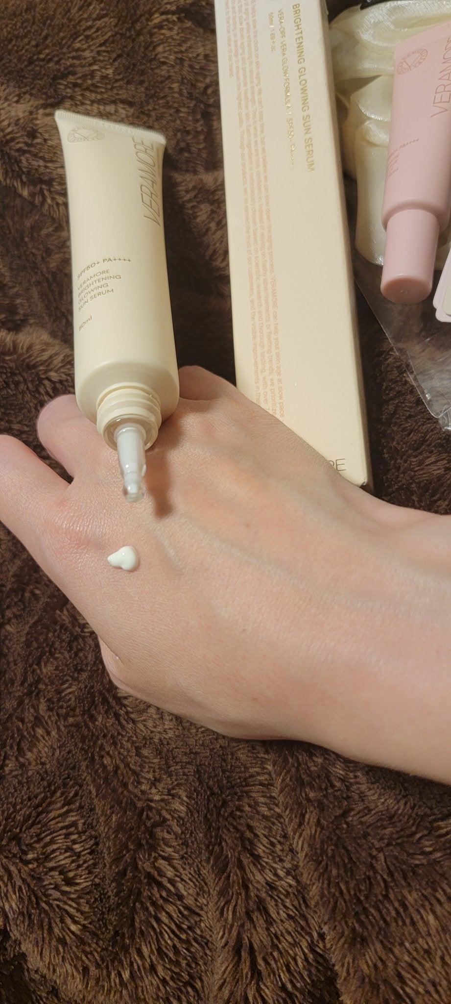 VERAMORE BRIGHTENING GLOWING SUN SERUM/VERAMORE/日焼け止めローションを使ったクチコミ(2枚目)