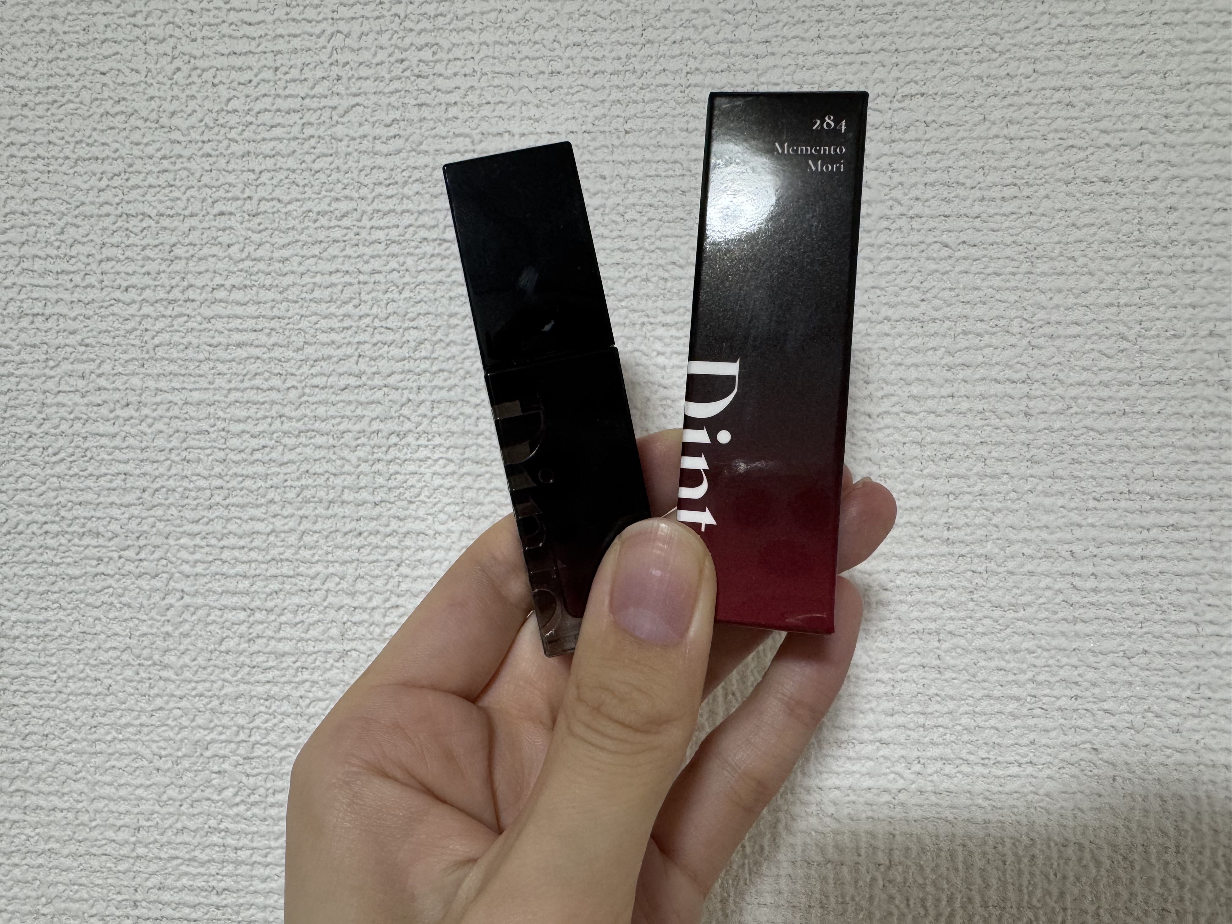 色残りは1番かも...

いいね、保存、フォローいつもありがとうございます🙇‍♂️

今回紹介するのは、Dintoのブラーグロイリップティントです！

Dinto
ブラーグロイリップティント
284 メメントモリ
¥1,870(税込)

