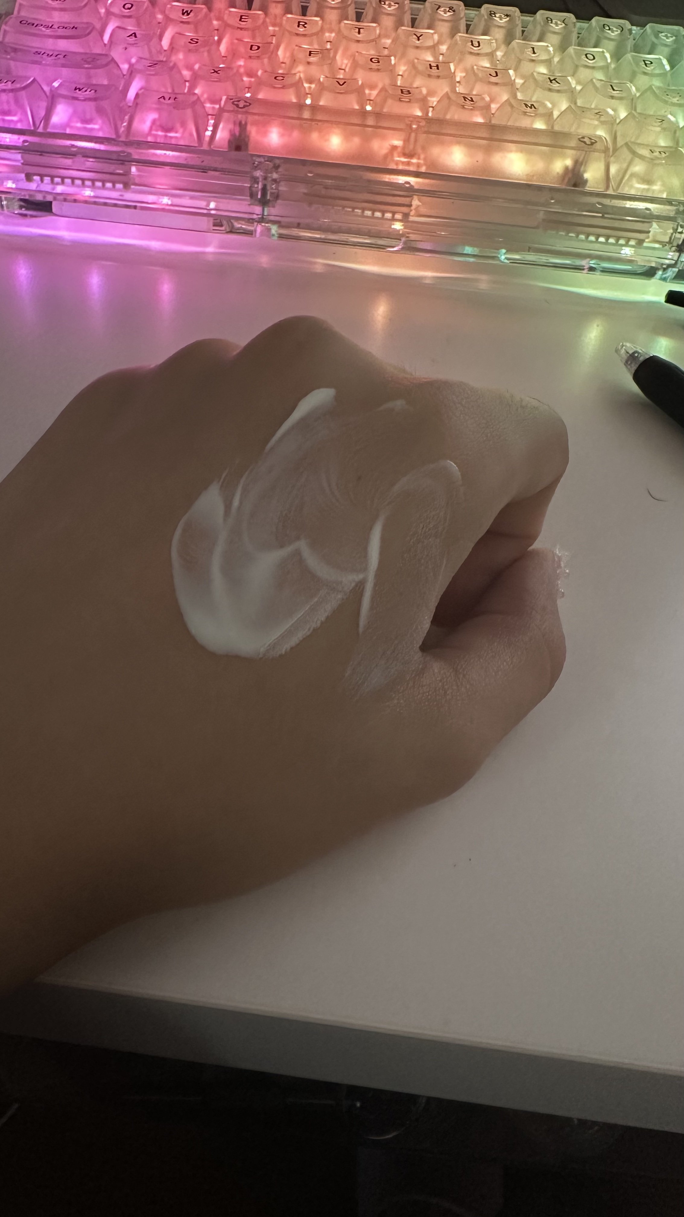 VERAMORE BRIGHTENING GLOWING SUN SERUM/VERAMORE/日焼け止めローションを使ったクチコミ（3枚目）