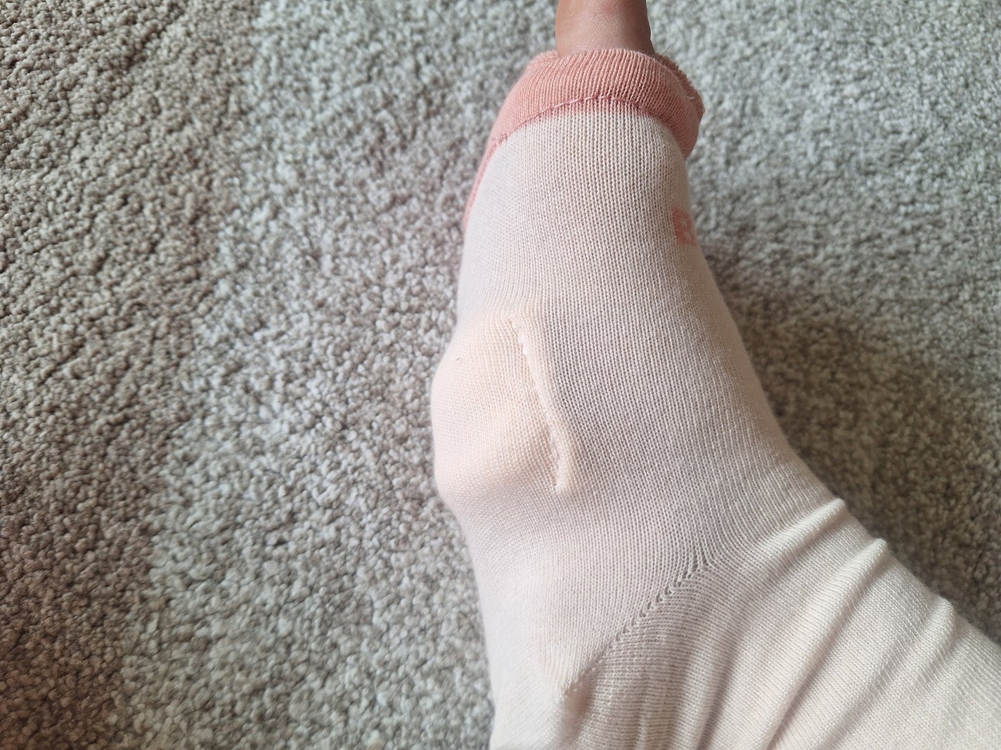 みきみきちゃま on LIPS 「今回ご紹介する商品は『ベビーフット足裏&足指リフレソックス』✨..」(7枚目)