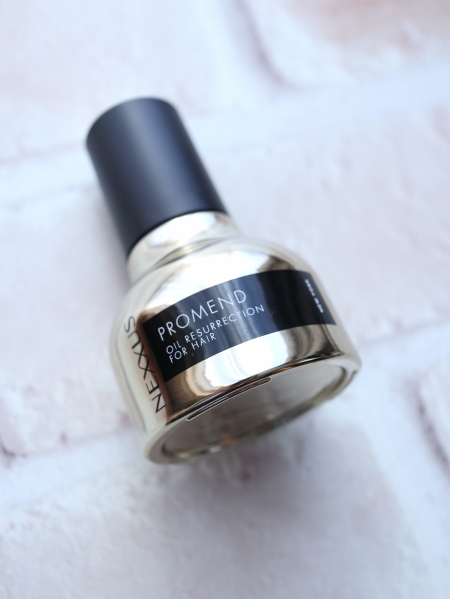 こちら失われたたんぱく質※１をしっかりと補給し、しなやかでなめらかな仕上がりを叶えてくれるんだそう。

ボトルが特殊で、しっかり閉めることでスポイトでオイルを吸い上げます。
タオルドライした髪、乾いた髪の両方に使用できます。

とろりとして