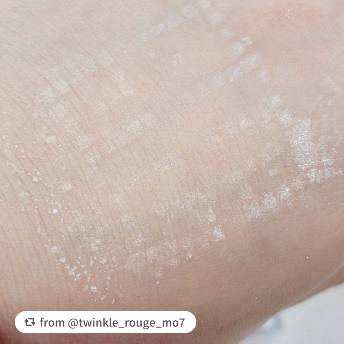 プリズム・リーブル/GIVENCHY/ルースパウダーを使ったクチコミ(4枚目)